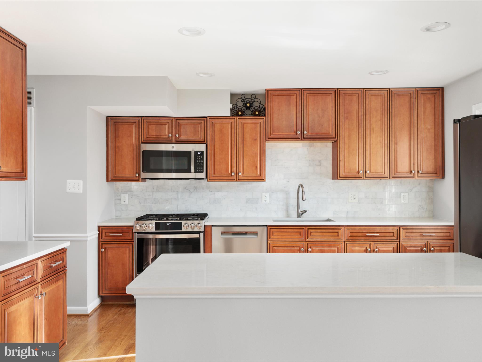 LAKE BRADDOCK - Residential