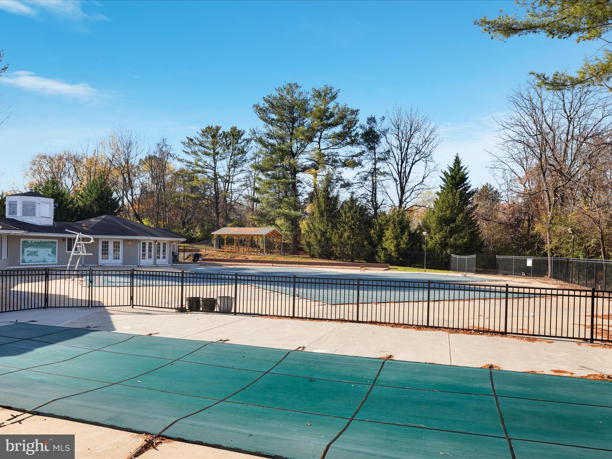 LAKE BRADDOCK - Residential