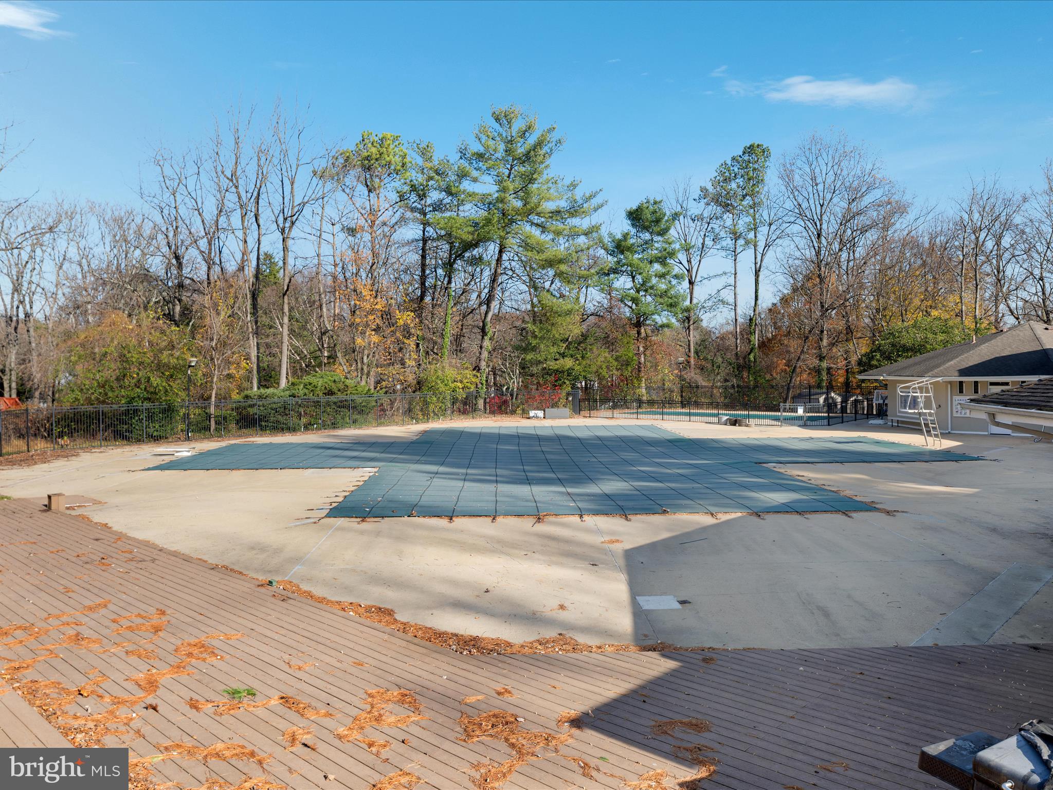 LAKE BRADDOCK - Residential