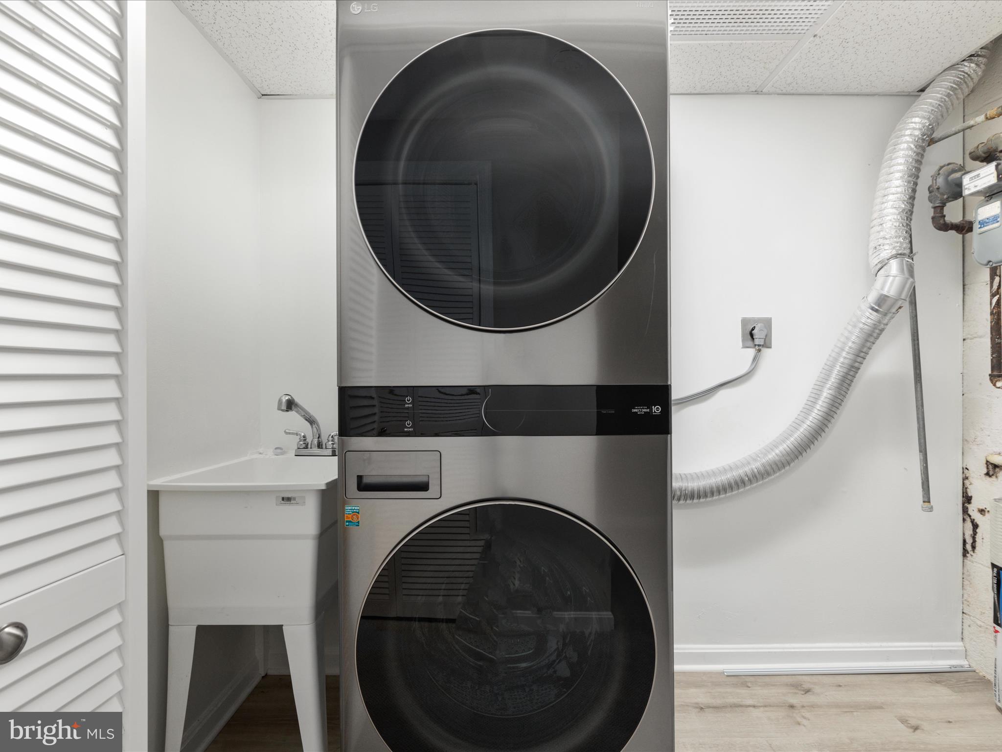 LAKE BRADDOCK - Residential