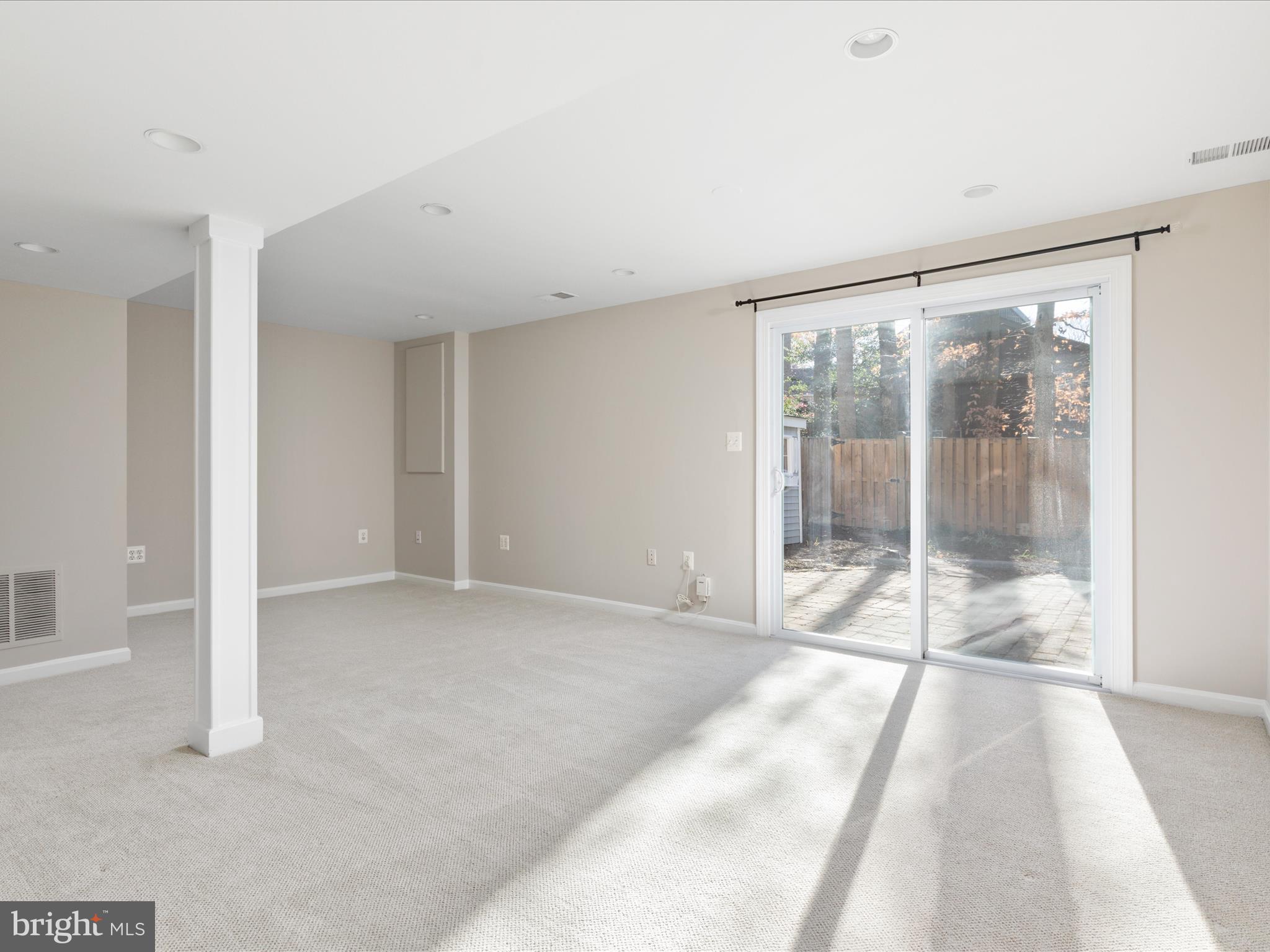 LAKE BRADDOCK - Residential