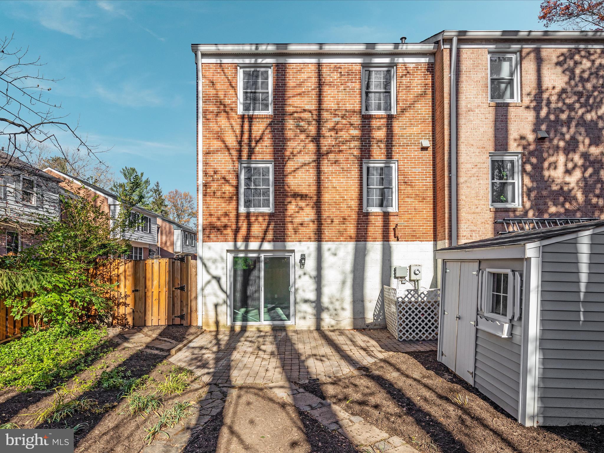 LAKE BRADDOCK - Residential