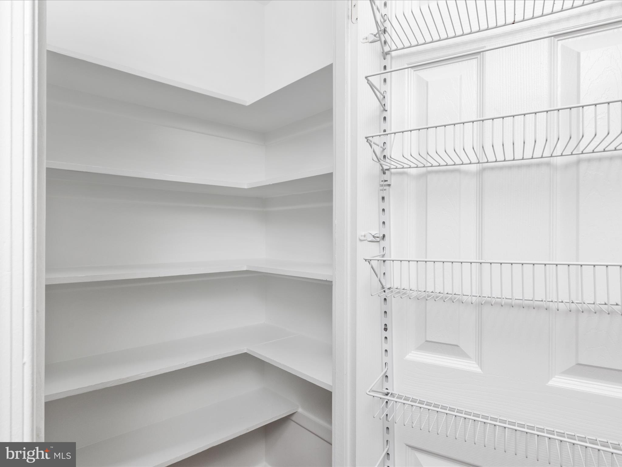 LAKE BRADDOCK - Residential