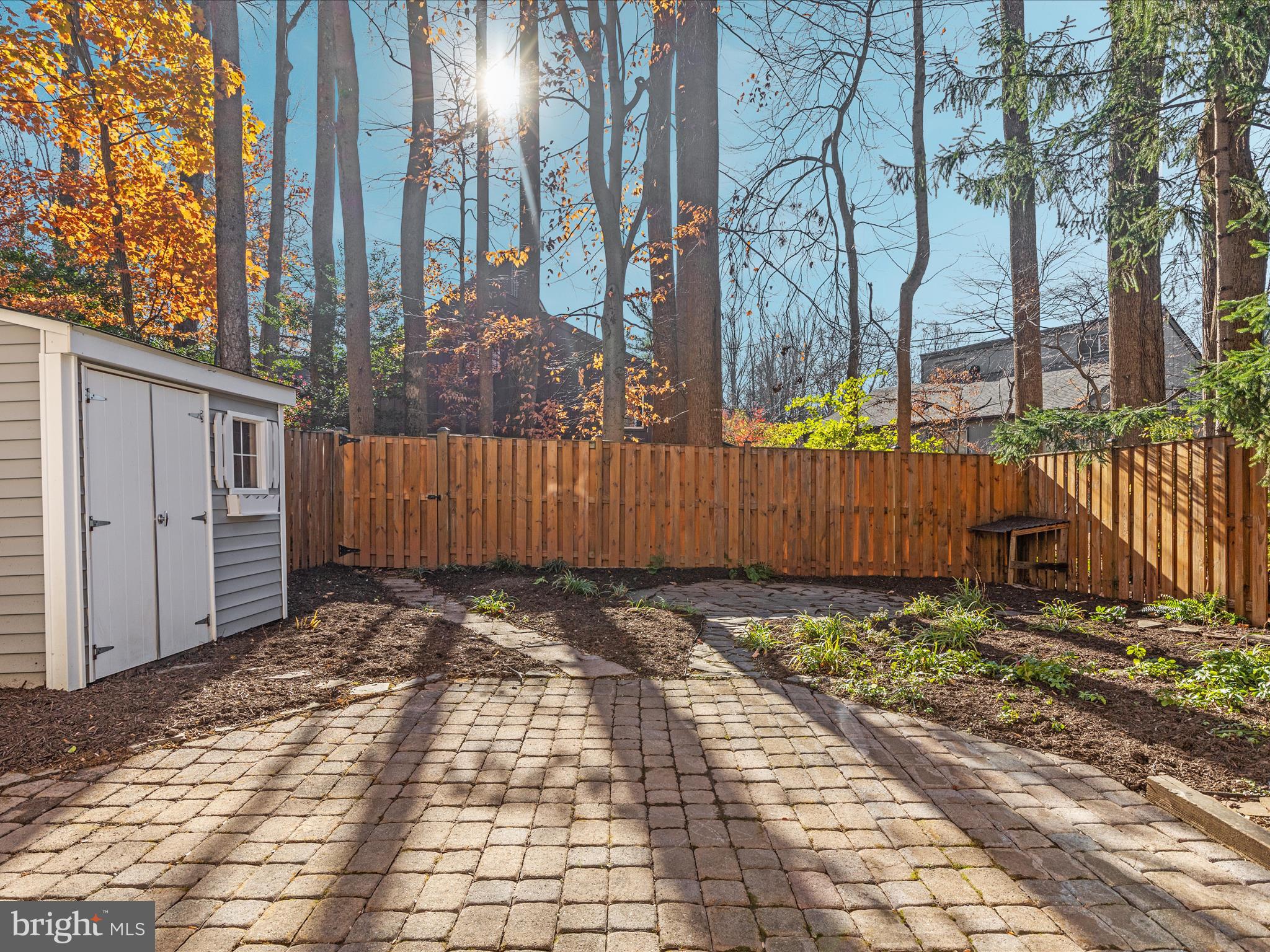 LAKE BRADDOCK - Residential