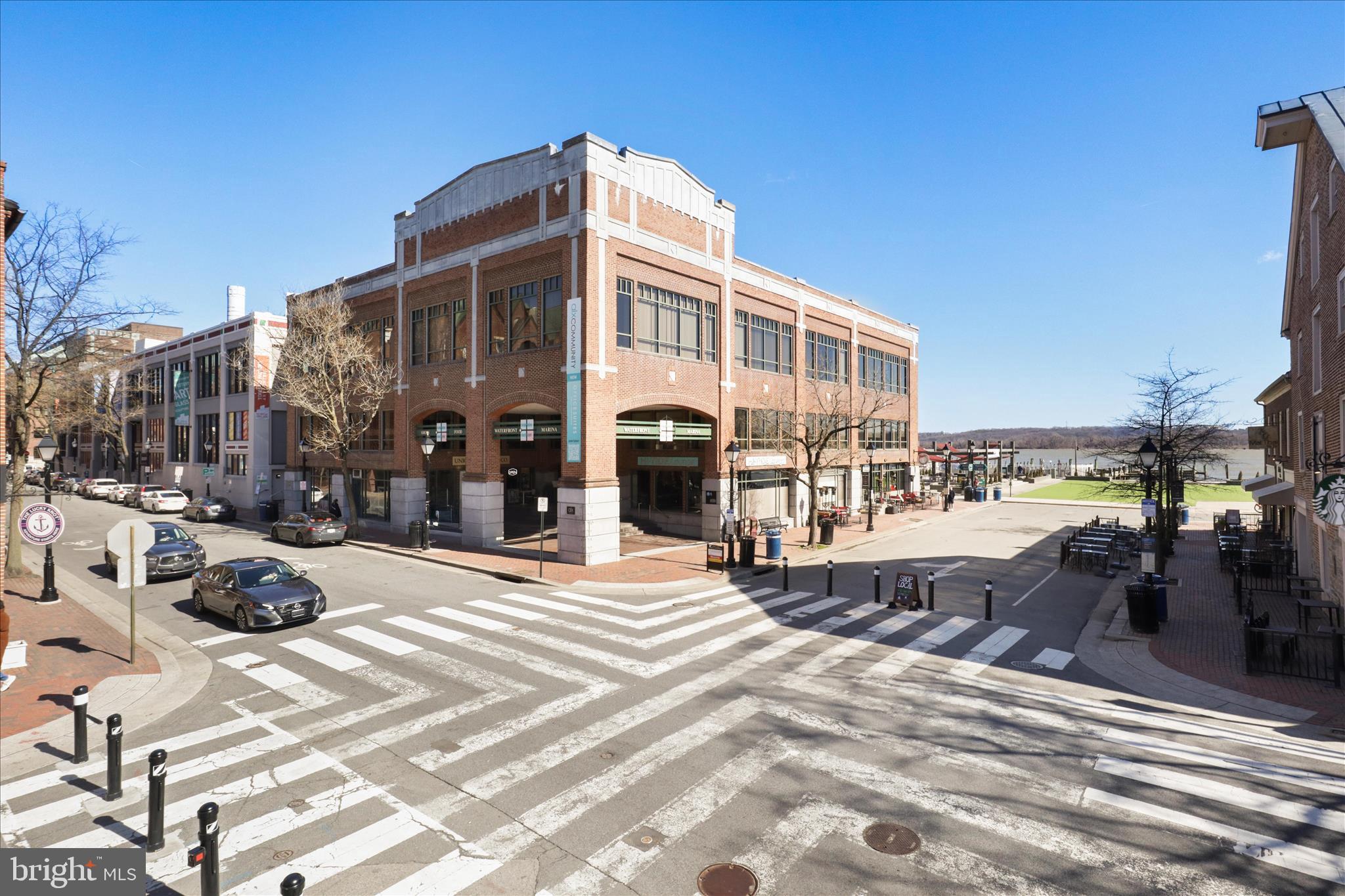 OLD TOWN COMMONS - Residential Lease