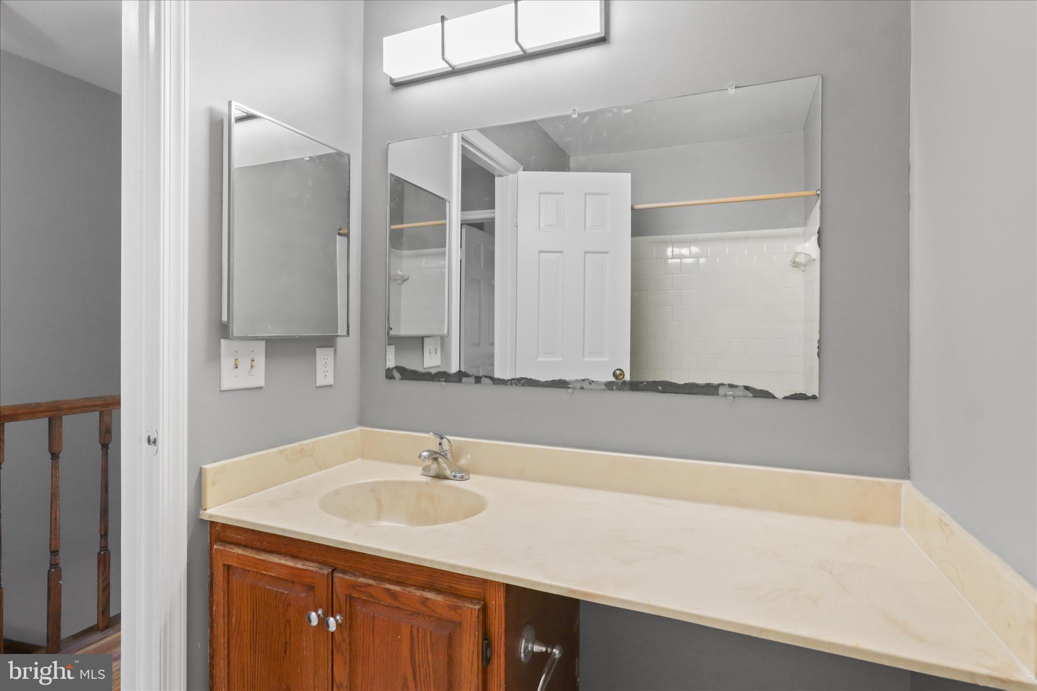 OLD TOWN COMMONS - Residential Lease