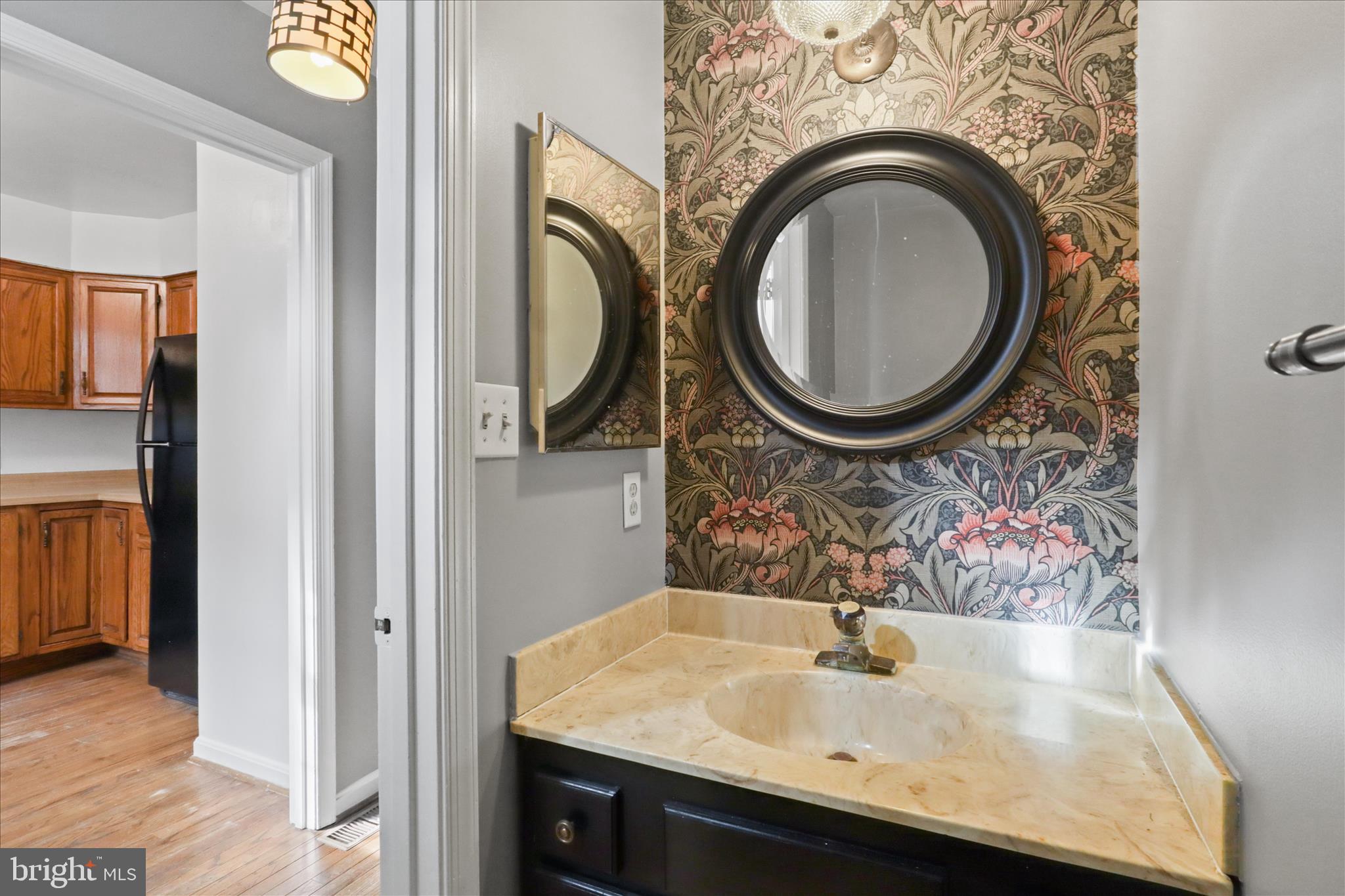 OLD TOWN COMMONS - Residential Lease