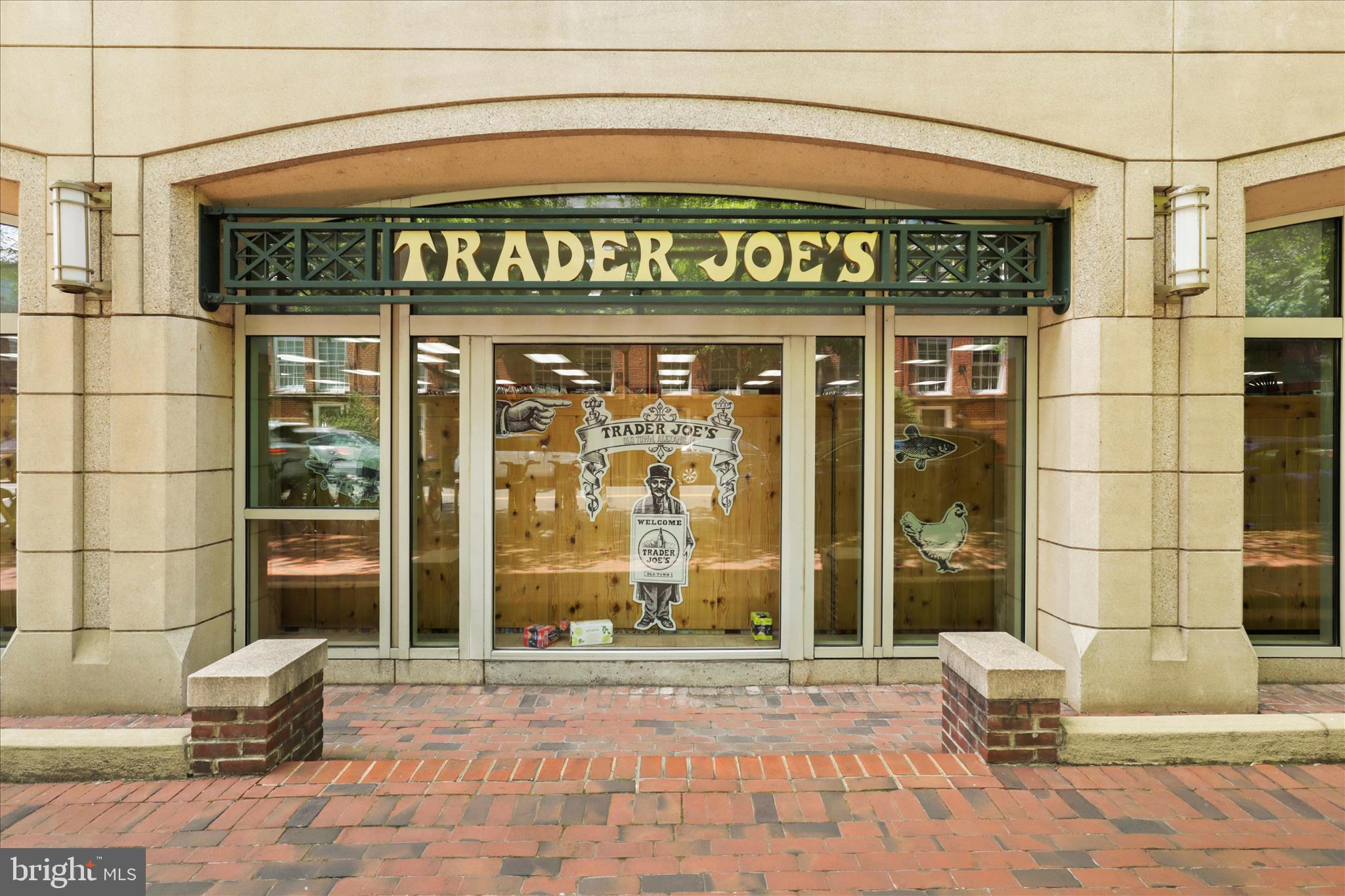 OLD TOWN COMMONS - Residential Lease