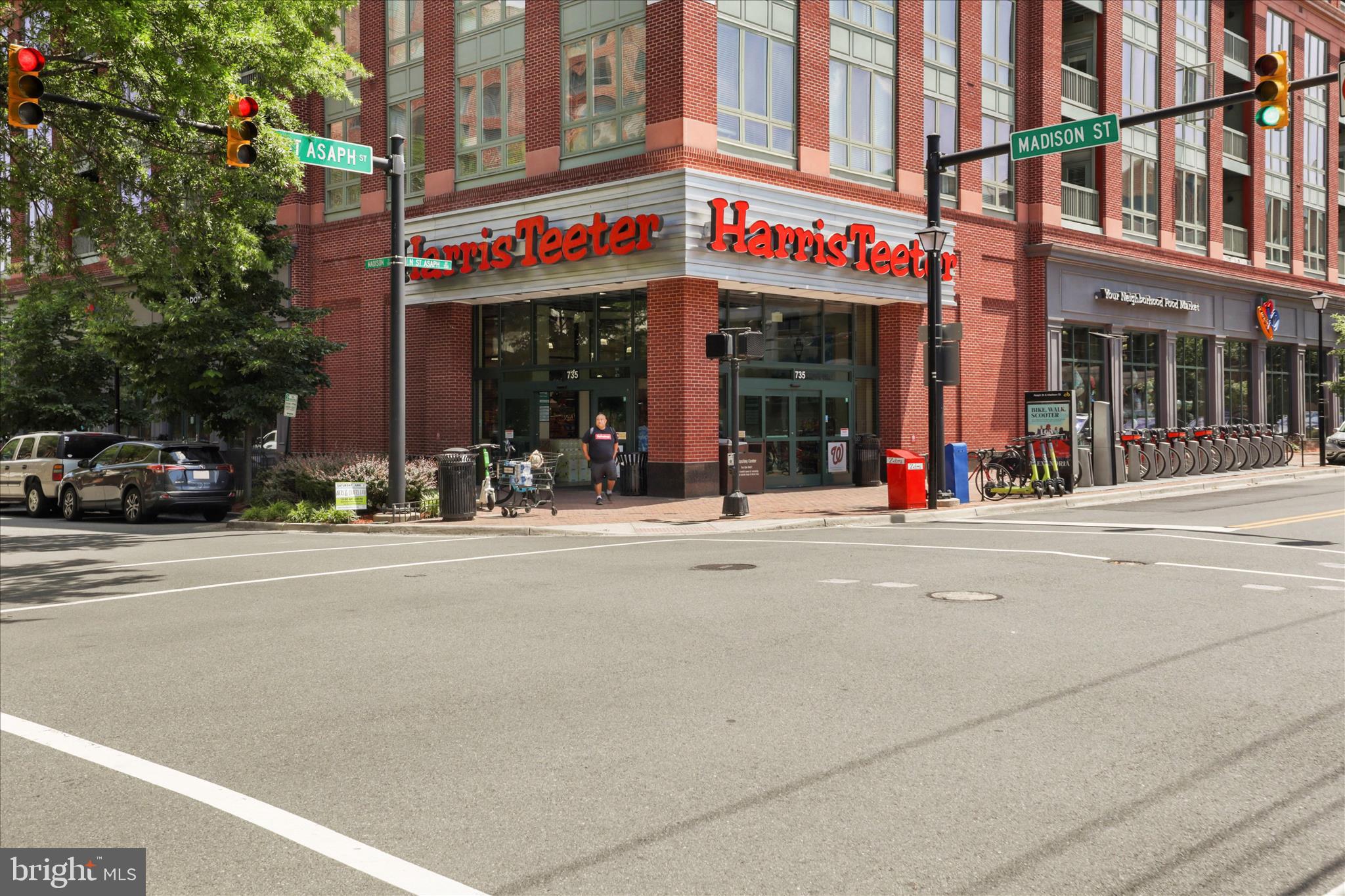 OLD TOWN COMMONS - Residential Lease