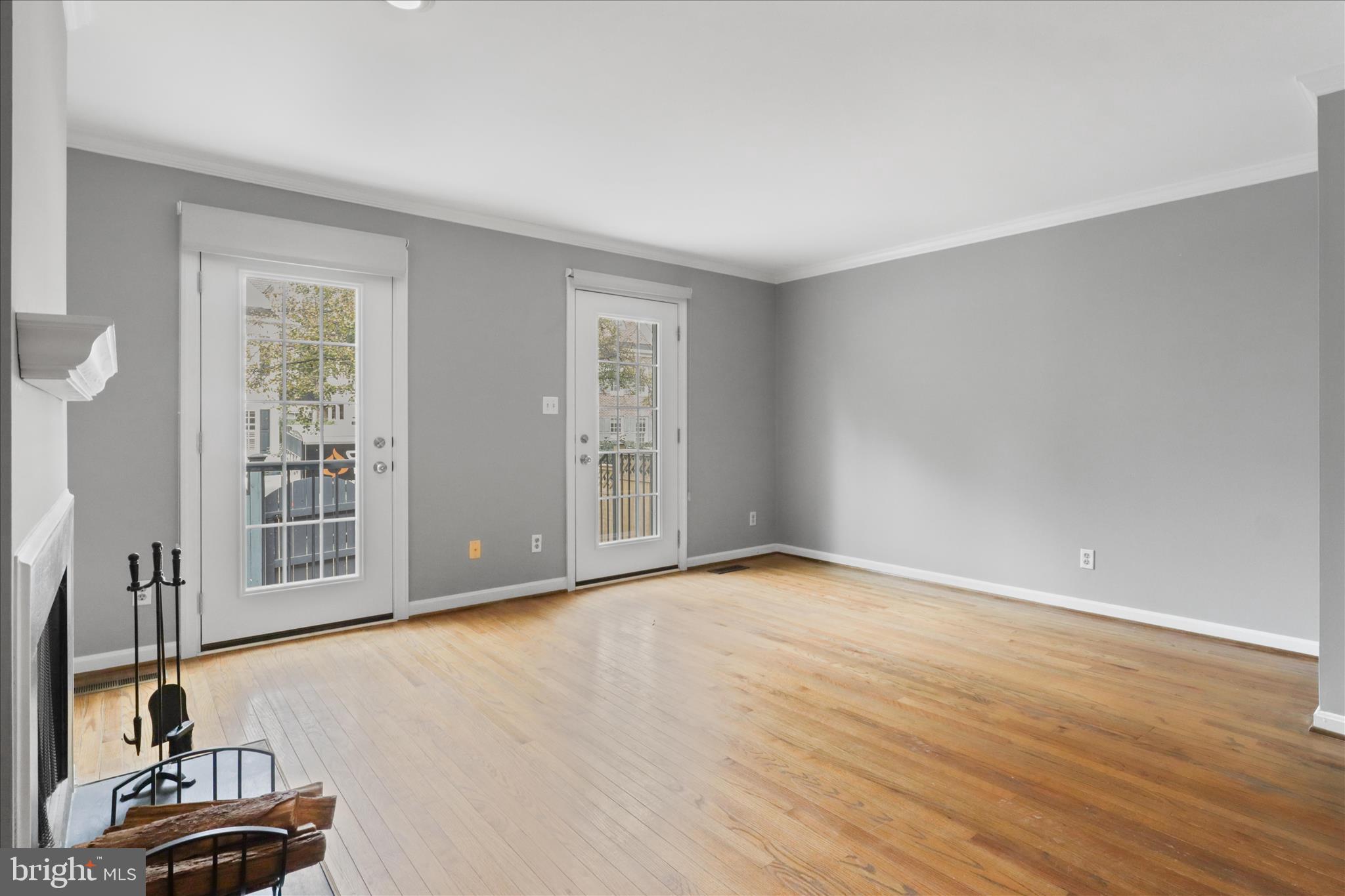 OLD TOWN COMMONS - Residential Lease