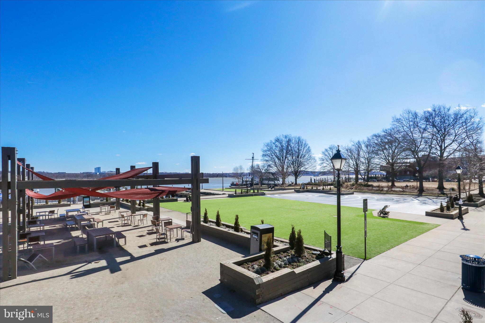 OLD TOWN COMMONS - Residential Lease