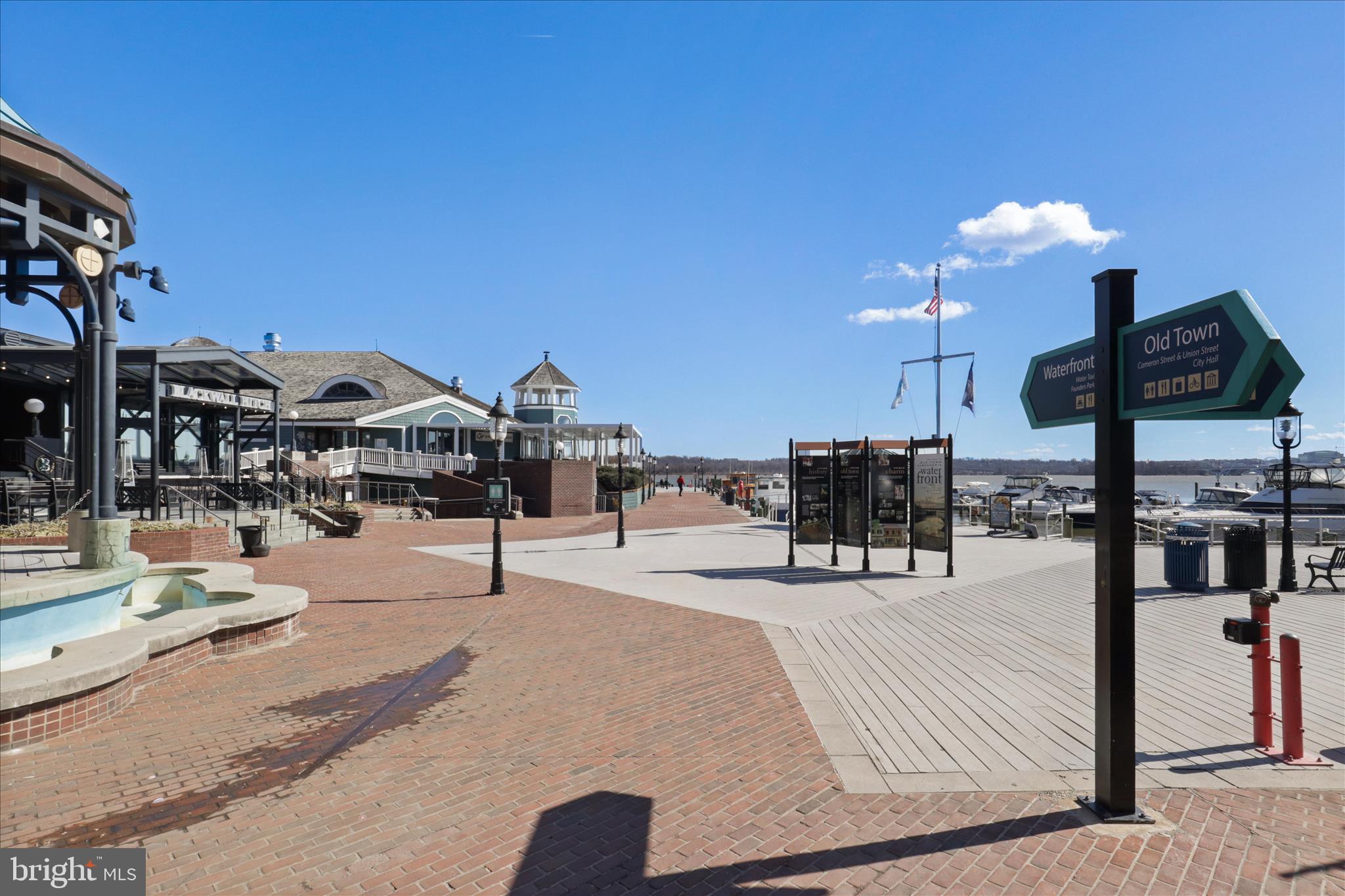 OLD TOWN COMMONS - Residential Lease