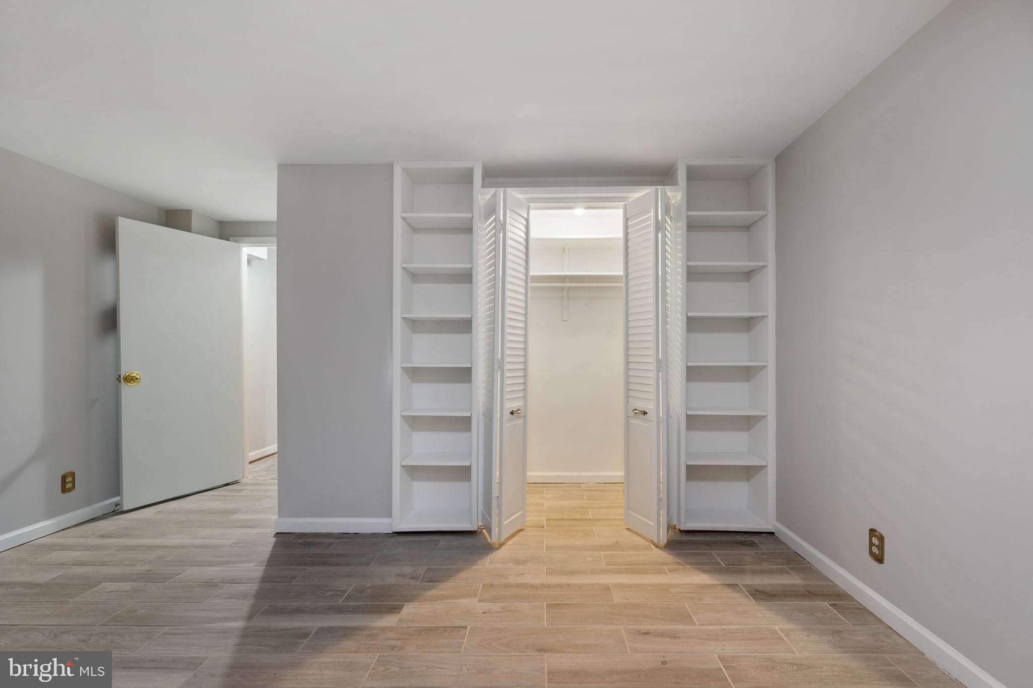 MIDDLERIDGE - Residential Lease