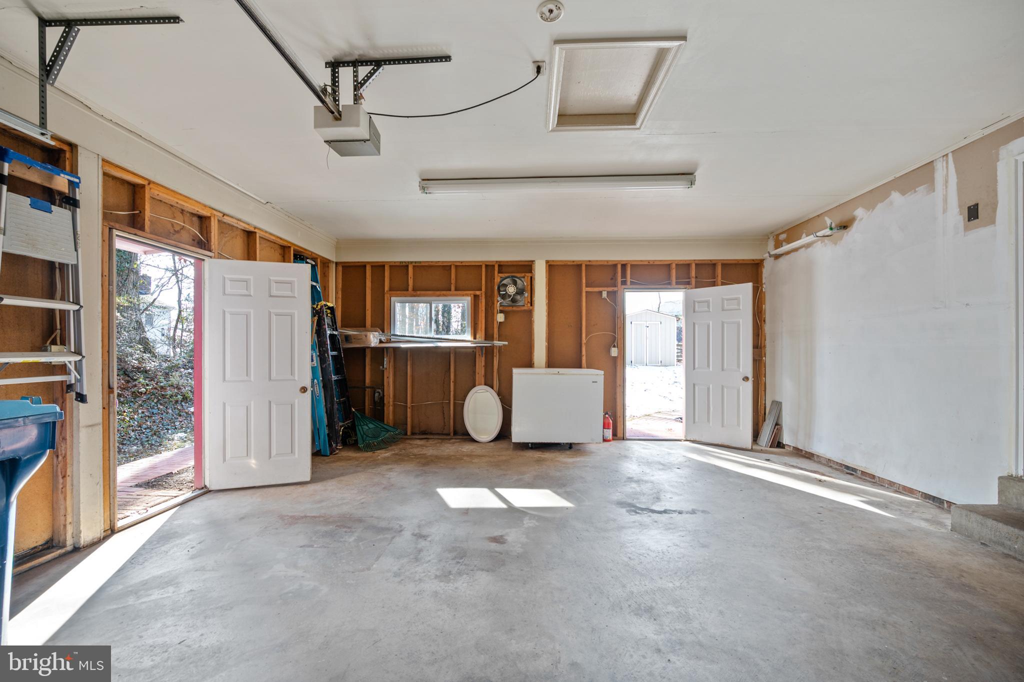 MIDDLERIDGE - Residential Lease