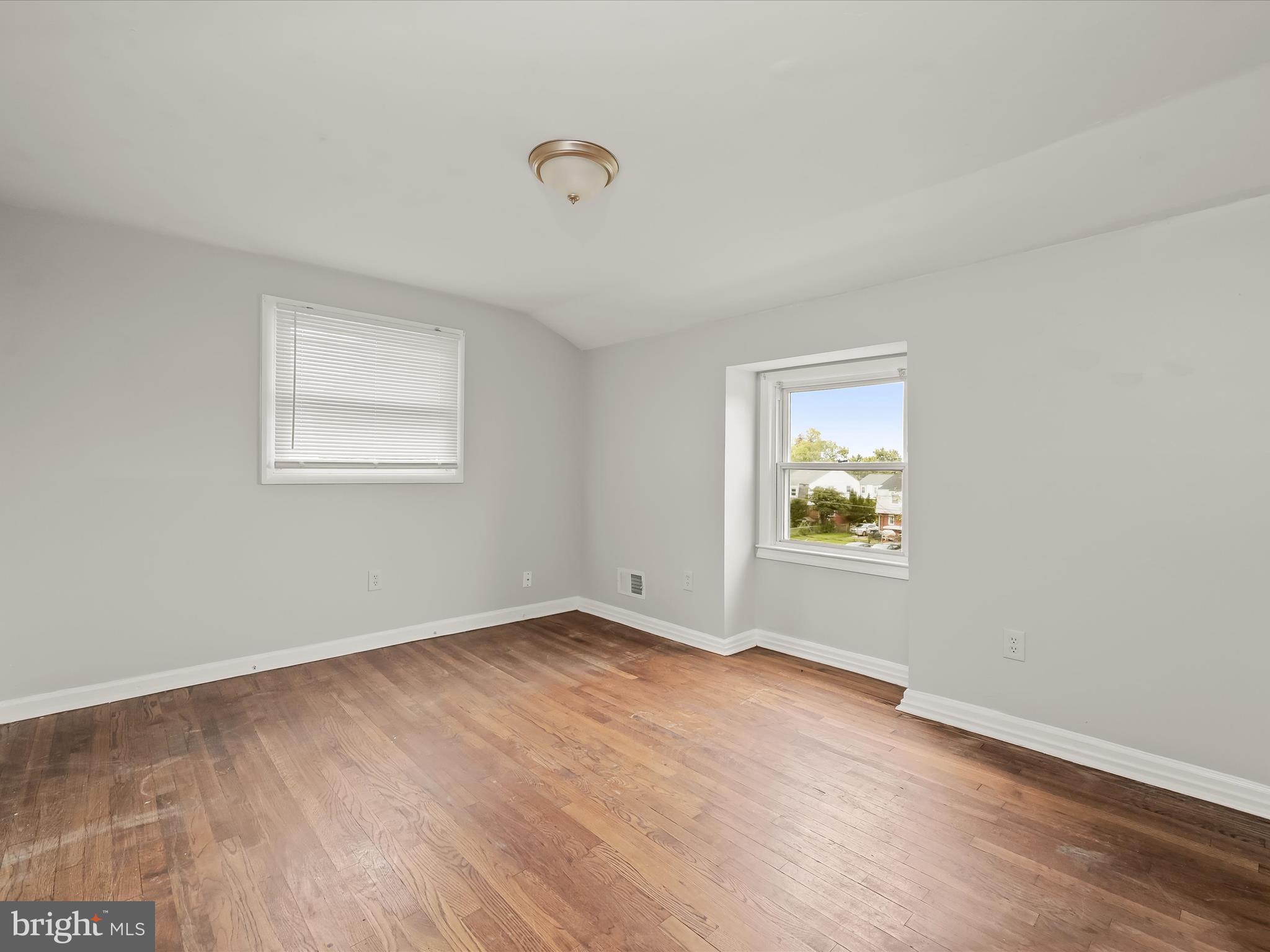 HOLLAND HILL - Residential