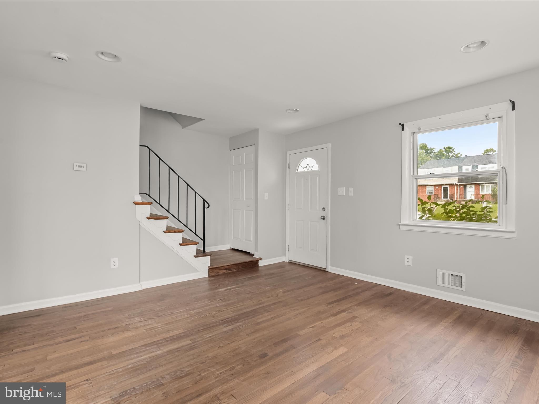 HOLLAND HILL - Residential