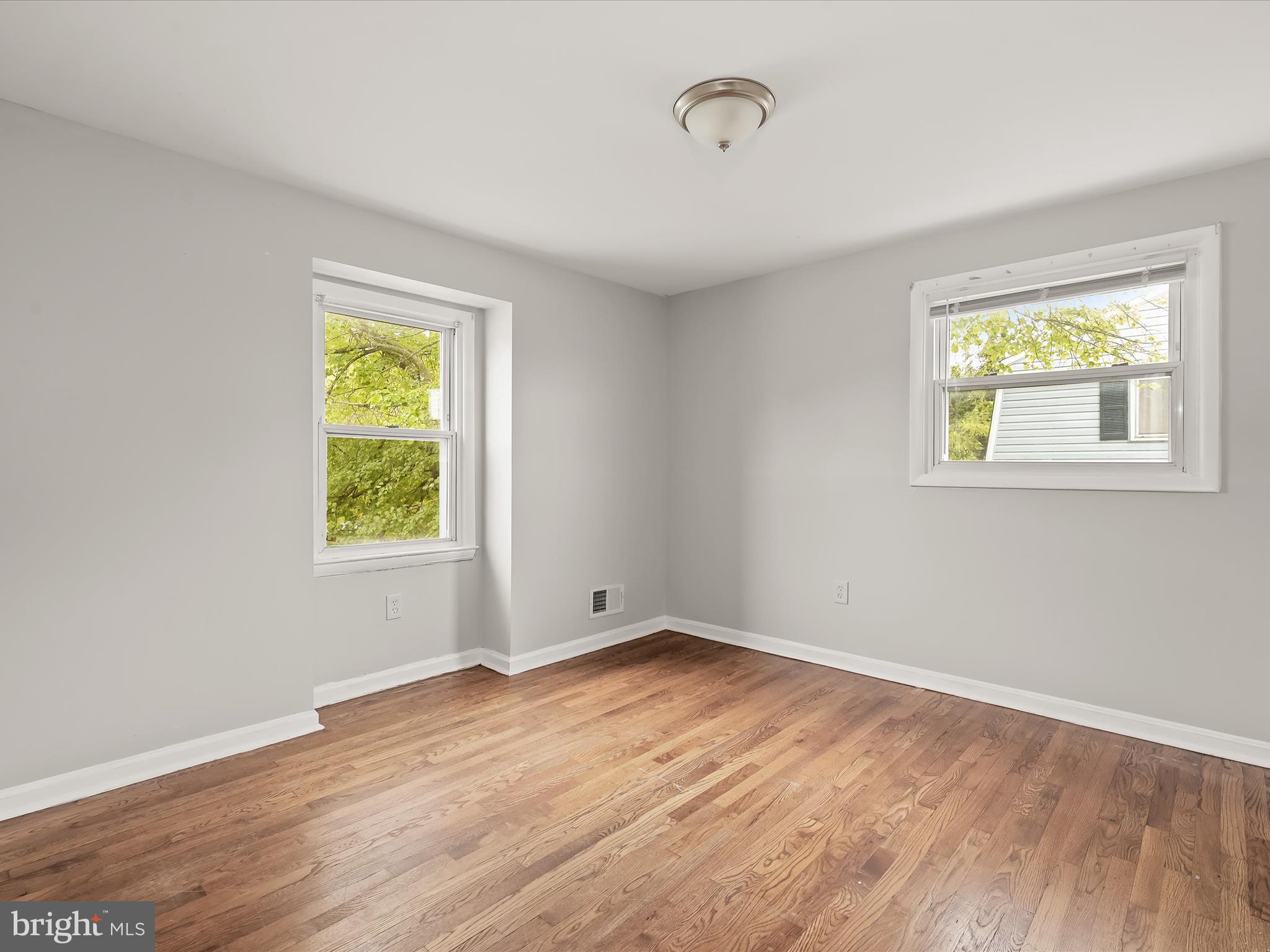 HOLLAND HILL - Residential