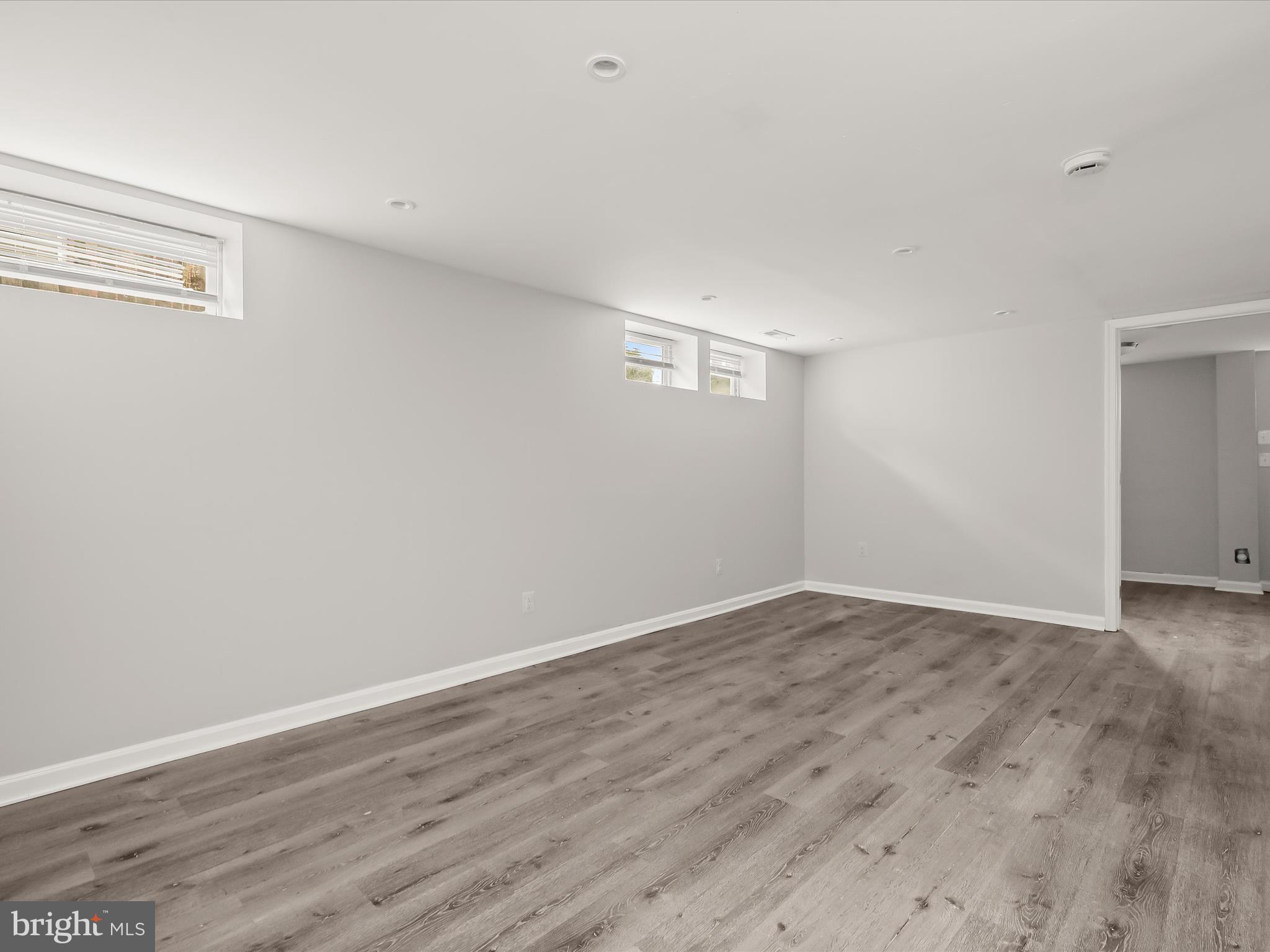 HOLLAND HILL - Residential