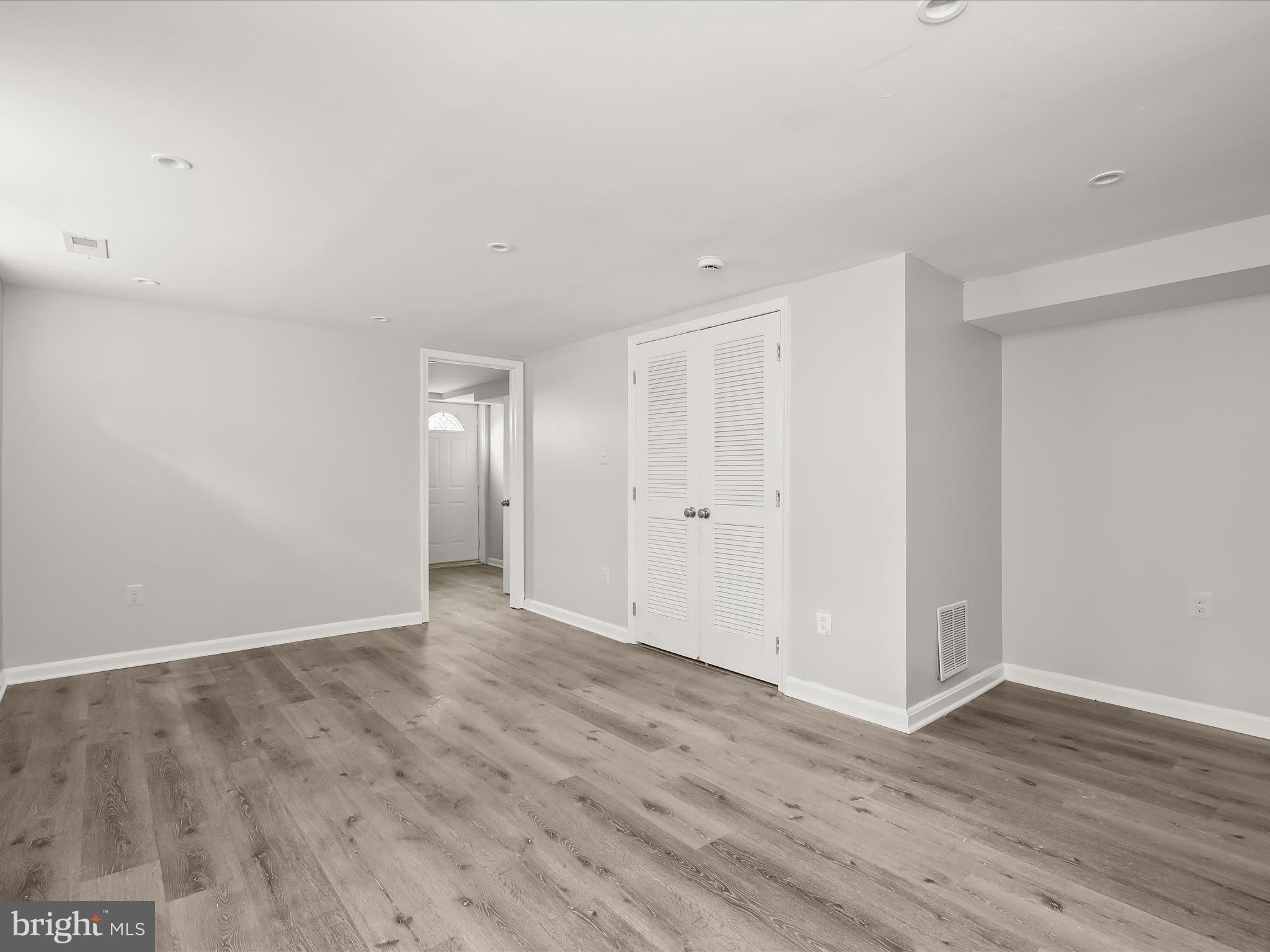 HOLLAND HILL - Residential