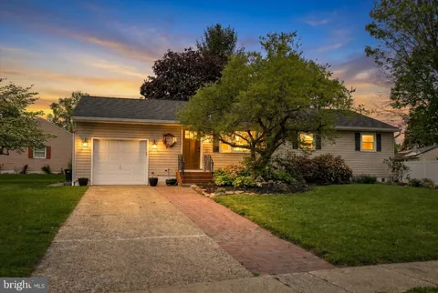 4 Running Brook Rd, Ewing, NJ MLS: NJME2076270
