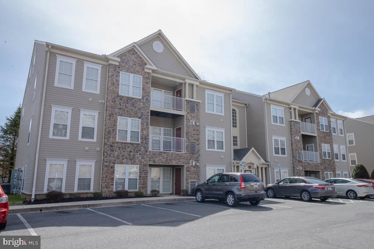 HEARTHSTONE AT VILLAGE SQUARE - Residential