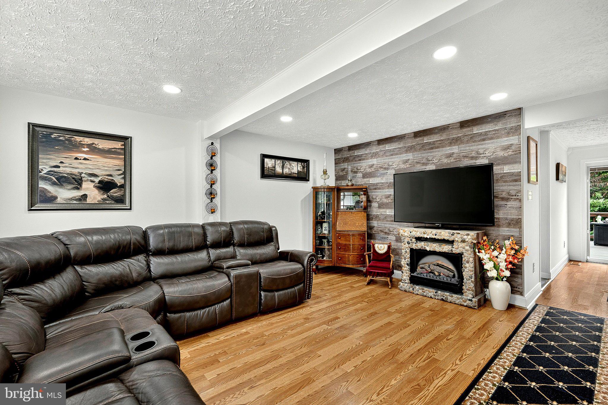 3929 PLUM RUN COURT