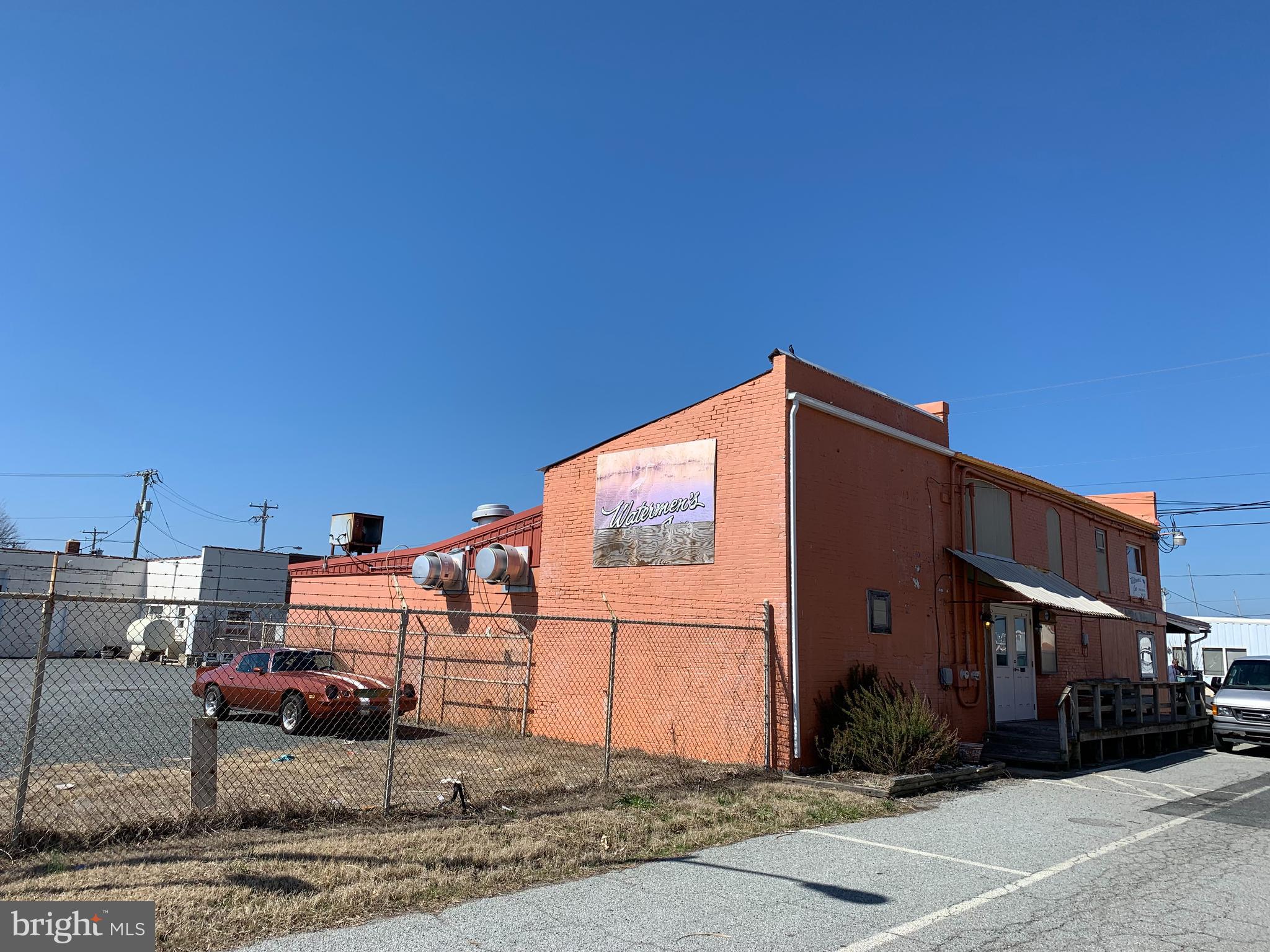 901 W MAIN STREET