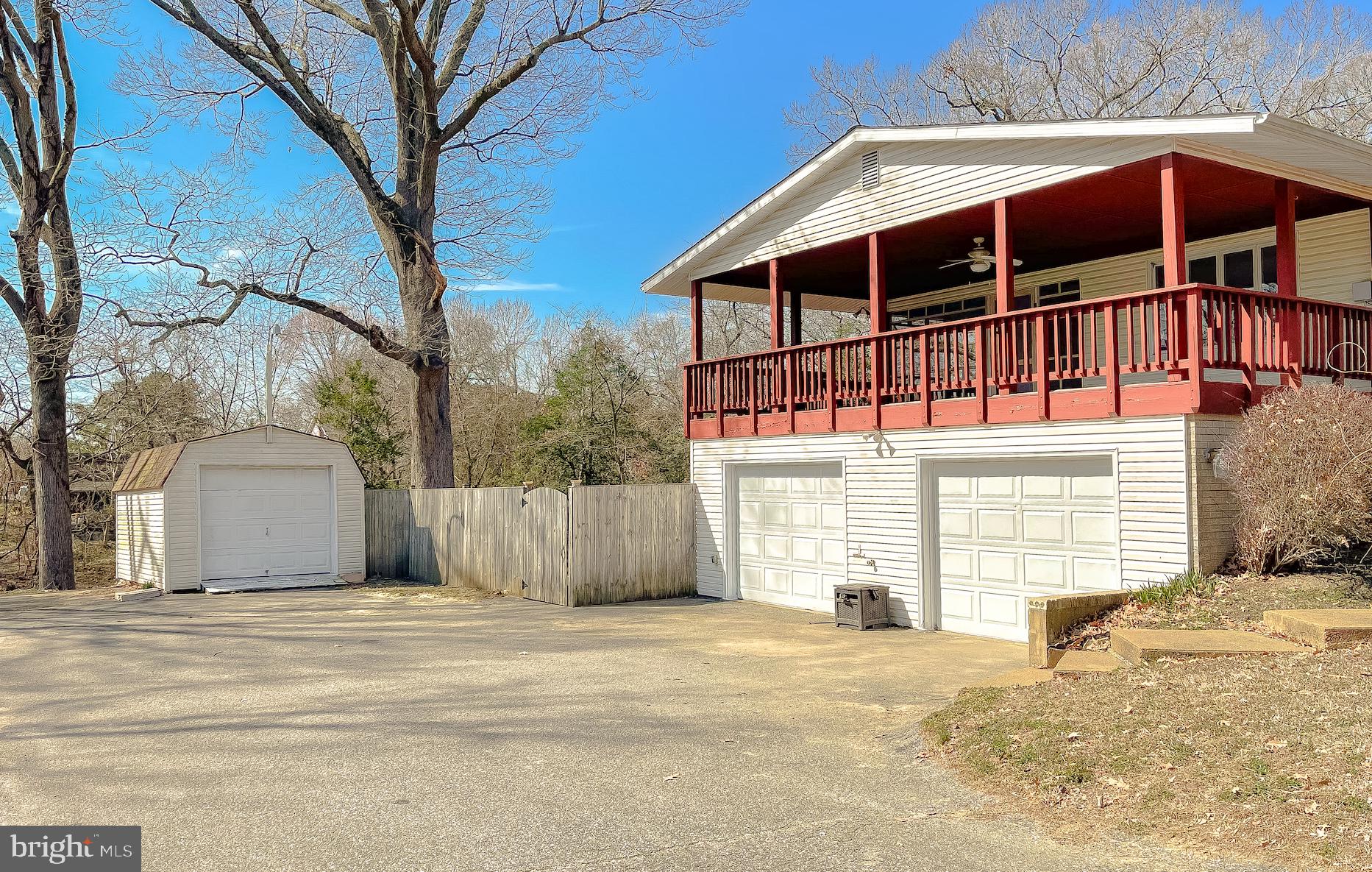 BRETON BAY - Residential
