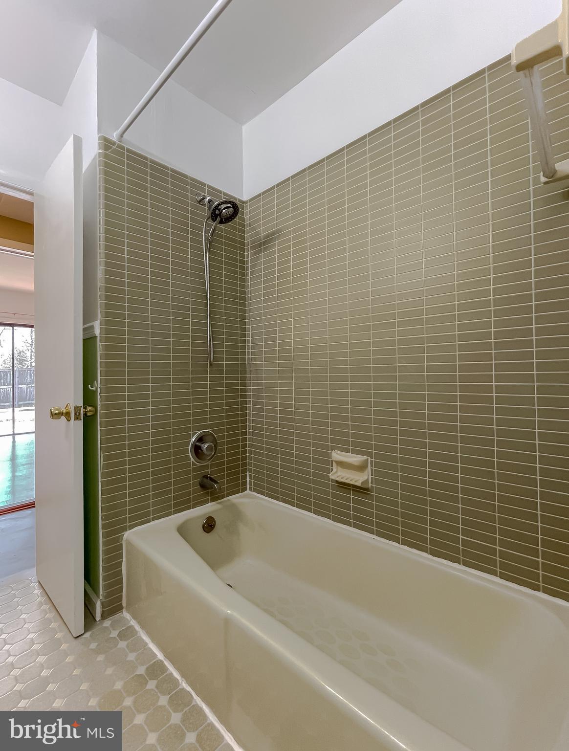 BRETON BAY - Residential