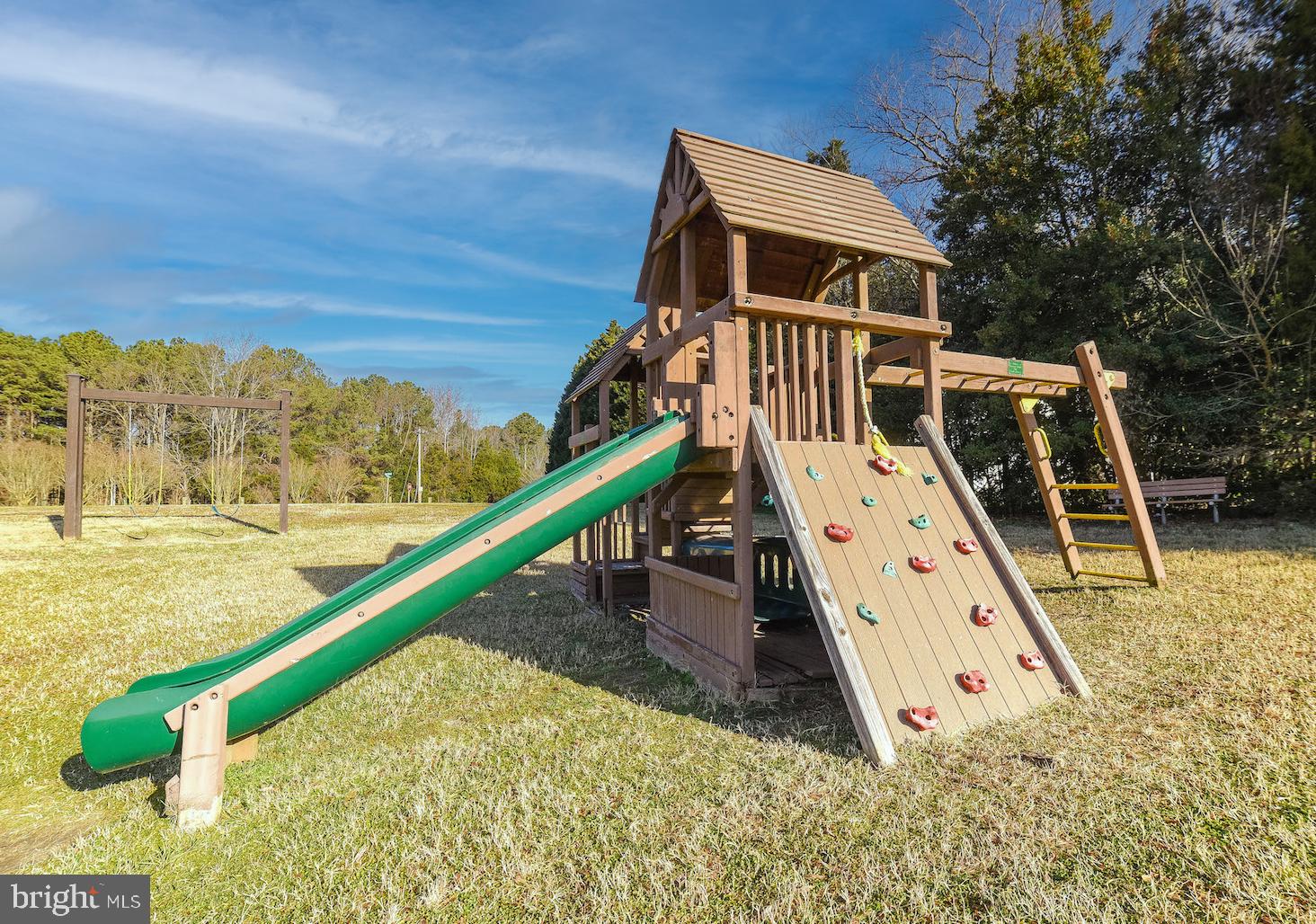 BRETON BAY - Residential