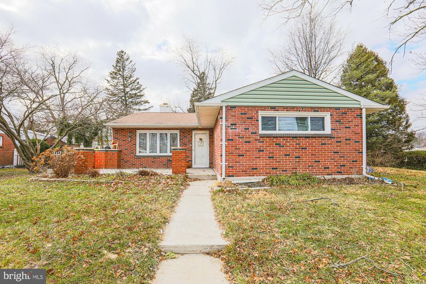 Back On Market!
Fantastic Home On Huge Corner Lot w/ Front Patio and Rear Covered Patio. This Is A Must See, Warm and Welcoming, Lots Of Light, Great Garden Views and Multiple Living Spaces Also Includes Numerous Upgrades: Fridge and Dishwasher- 2018 Carpet installed May - 2018, Washer/Dryer - 2017, Stove - 2014, Replacement Windows   2016, Custom 3 Panel Patio Door -2019 Make Your Appointment Today!