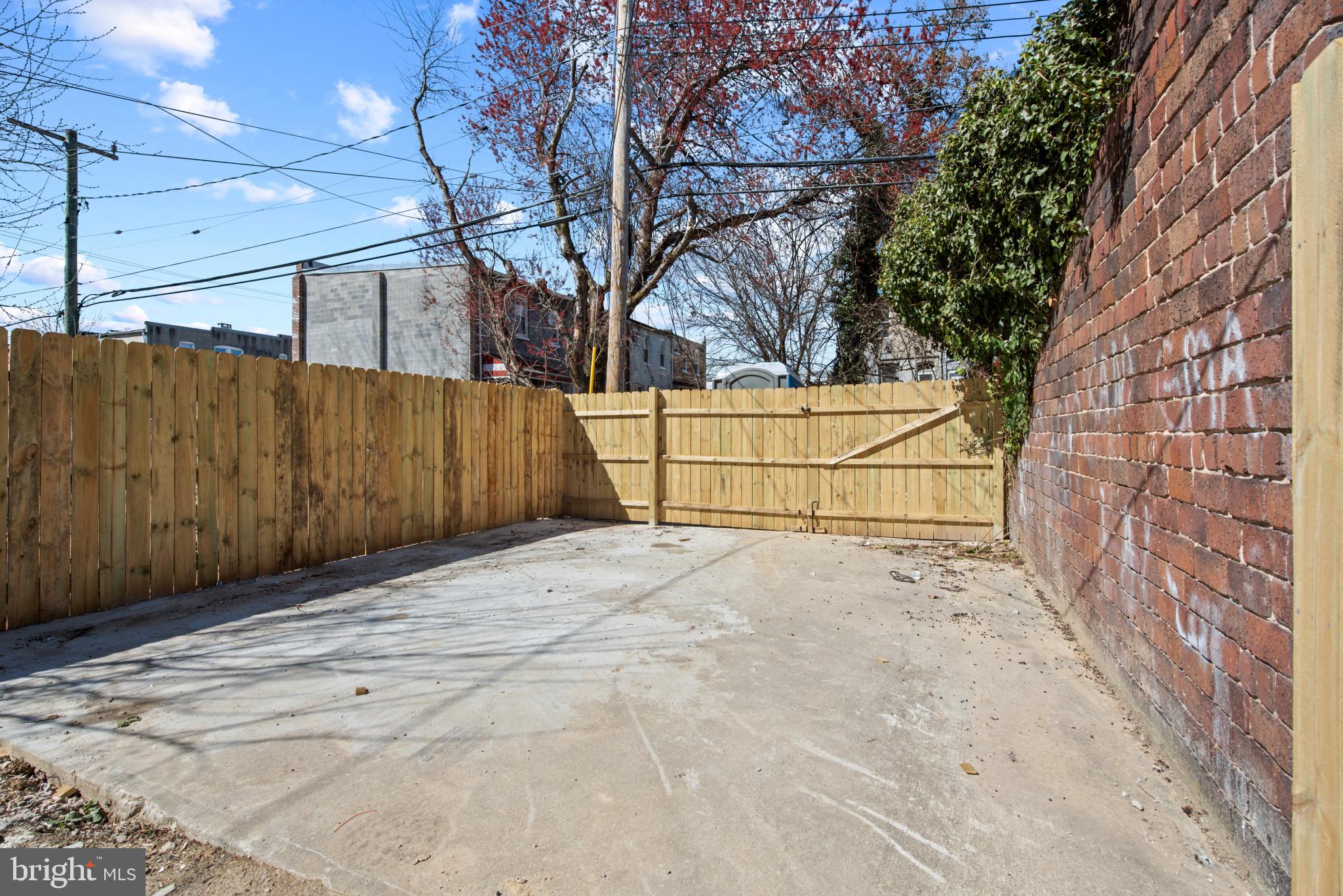 FRANKLINTOWN ROAD - Residential Lease