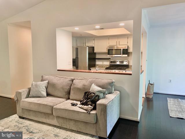 THE OAKS AT WASH WOODS CONDO - Residential Lease