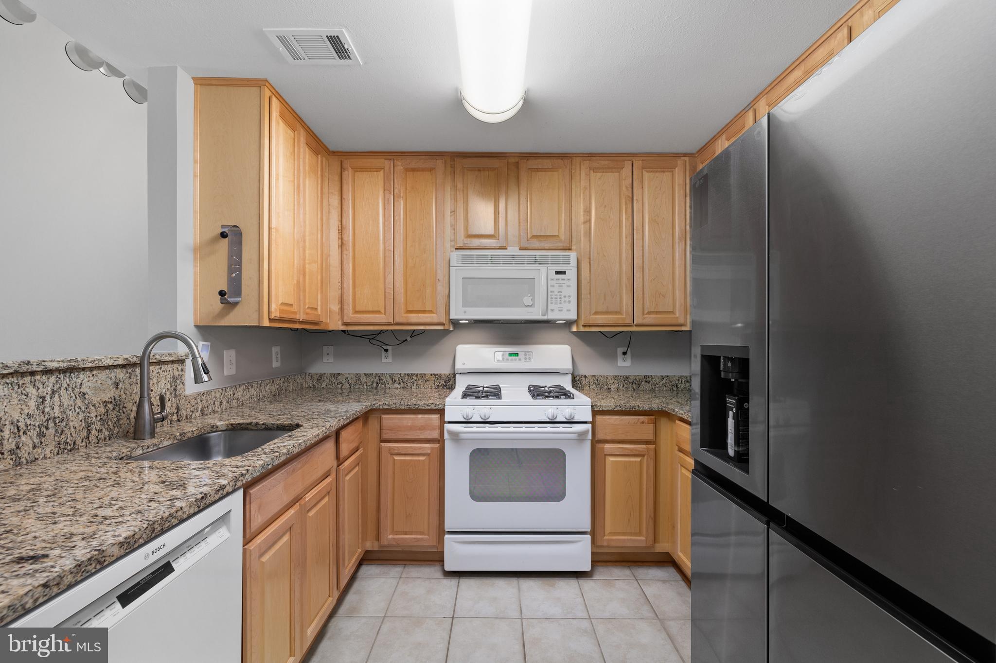 MARQUIS AT VIENNA STATION - Residential