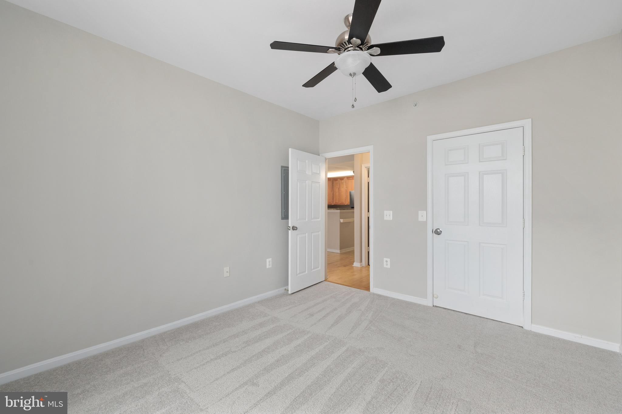 MARQUIS AT VIENNA STATION - Residential