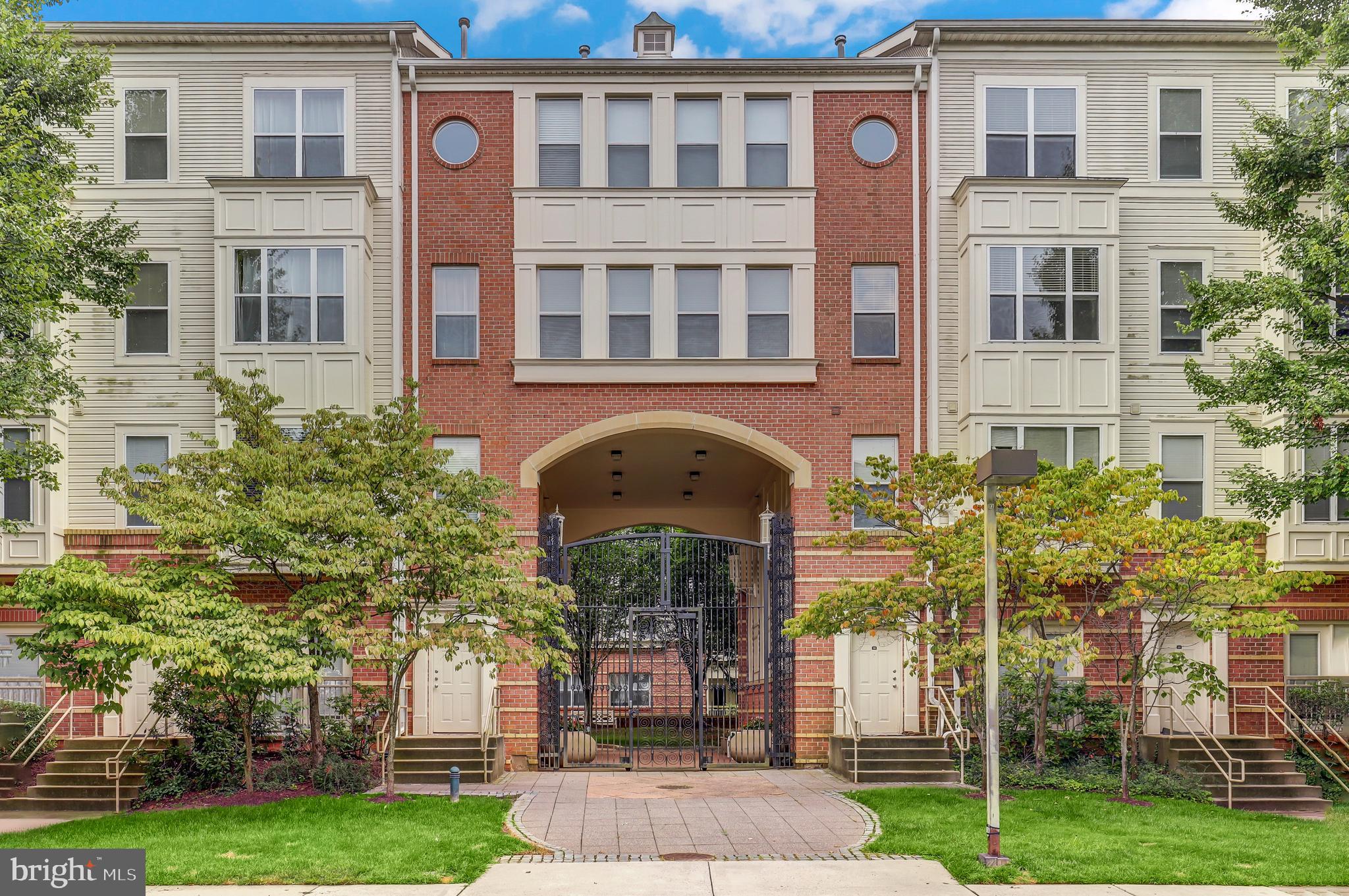 MARQUIS AT VIENNA STATION - Residential