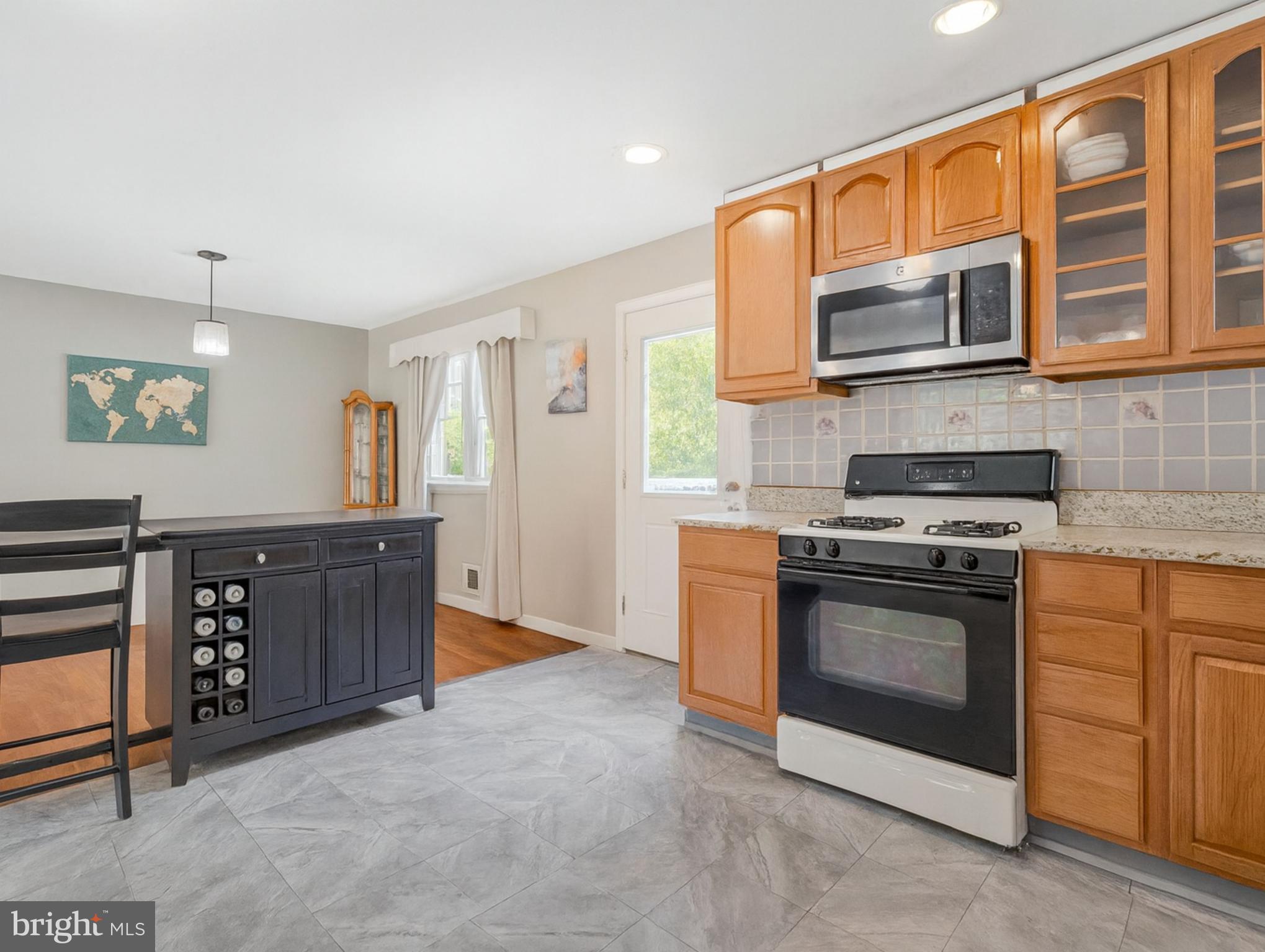 LANHAM WOODS - Residential