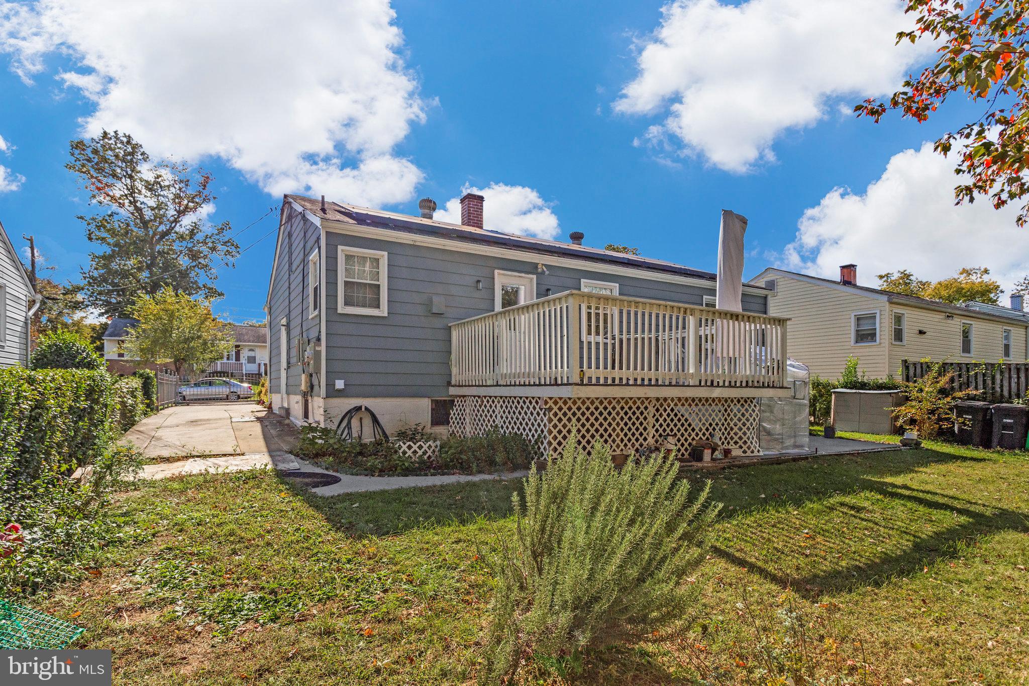 LANHAM WOODS - Residential