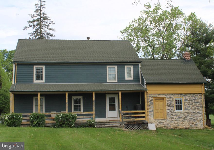 Three bedroom, one and a half bathroom farmhouse.
Note: Applicant must fill out an application and be approved by Southern Management Rentals, LLC PRIOR to viewing the property. The online application can be found on our website. You can apply for this property under the property description.