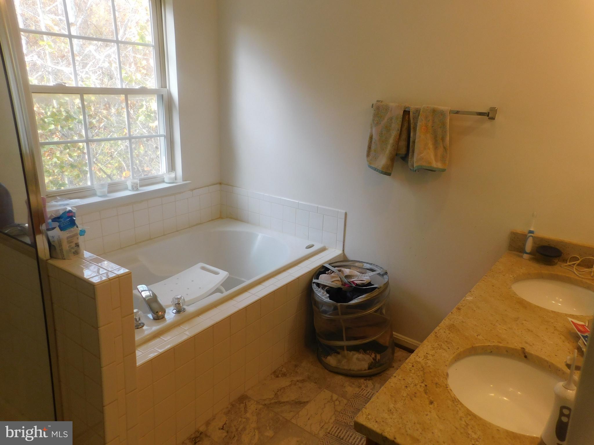 MOSBY RIDGE CONDO - Residential Lease