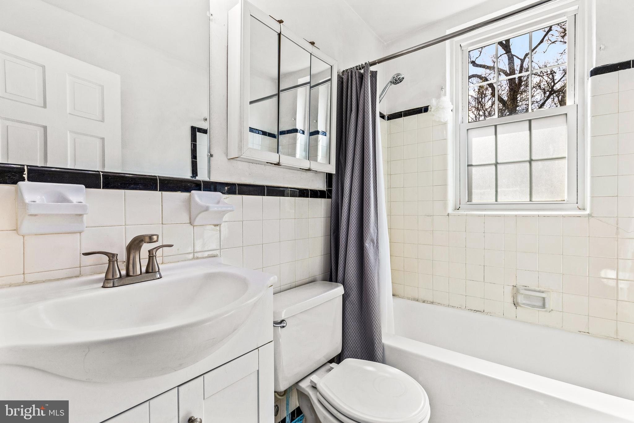 ARBORS OF ARLINGTON - Residential