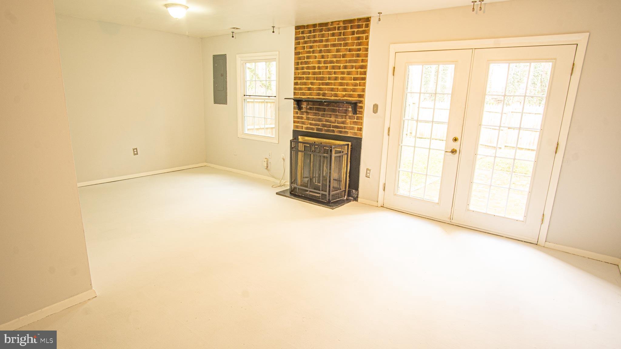 ROLLING BROOK - Residential