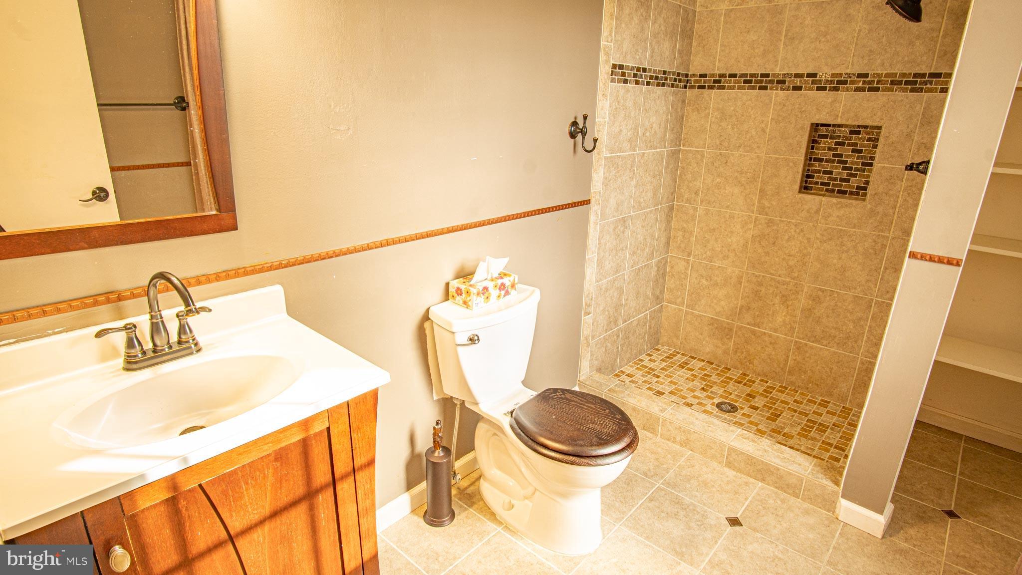 ROLLING BROOK - Residential