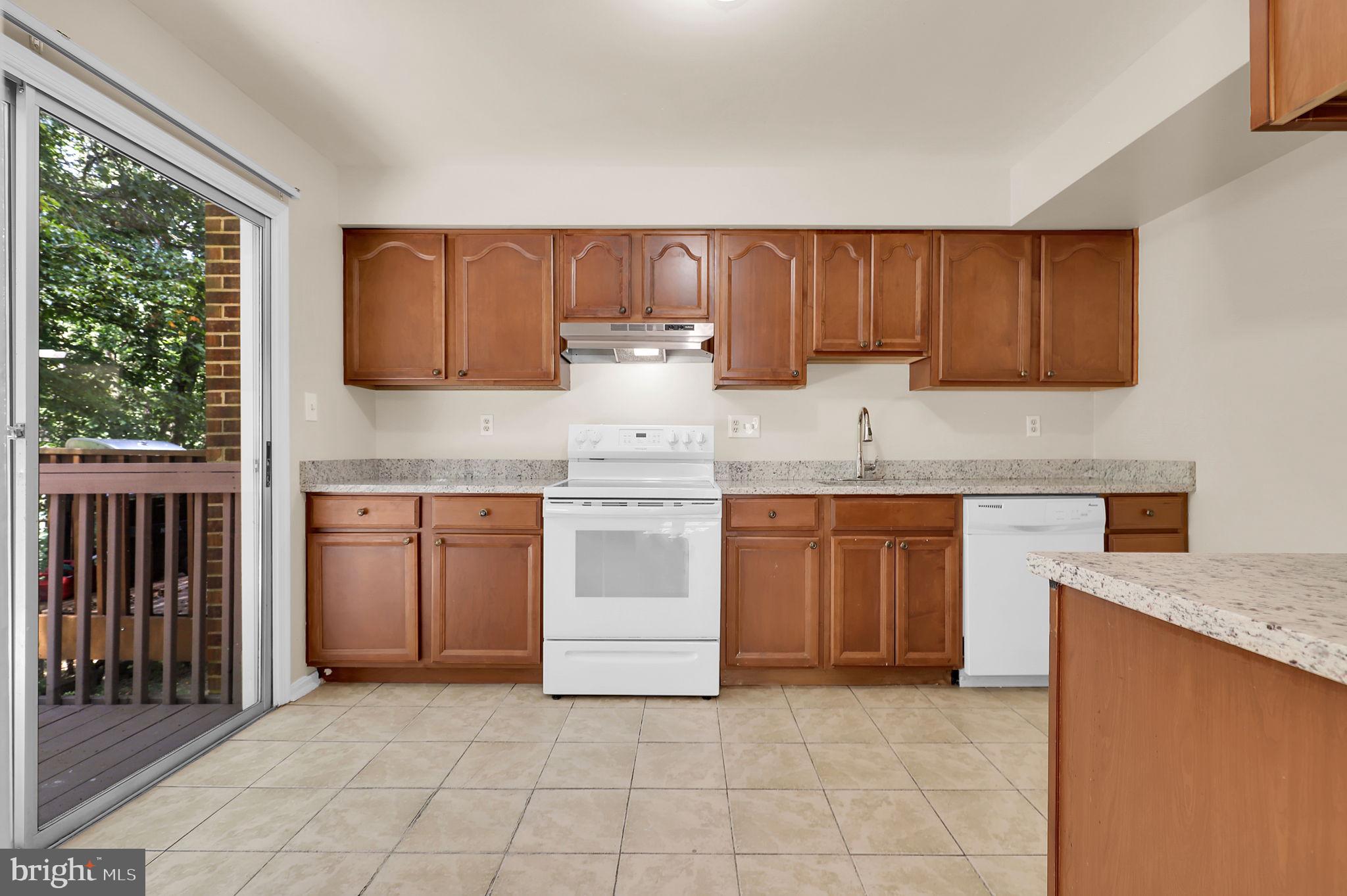 10119 MAPLE LEAF DRIVE