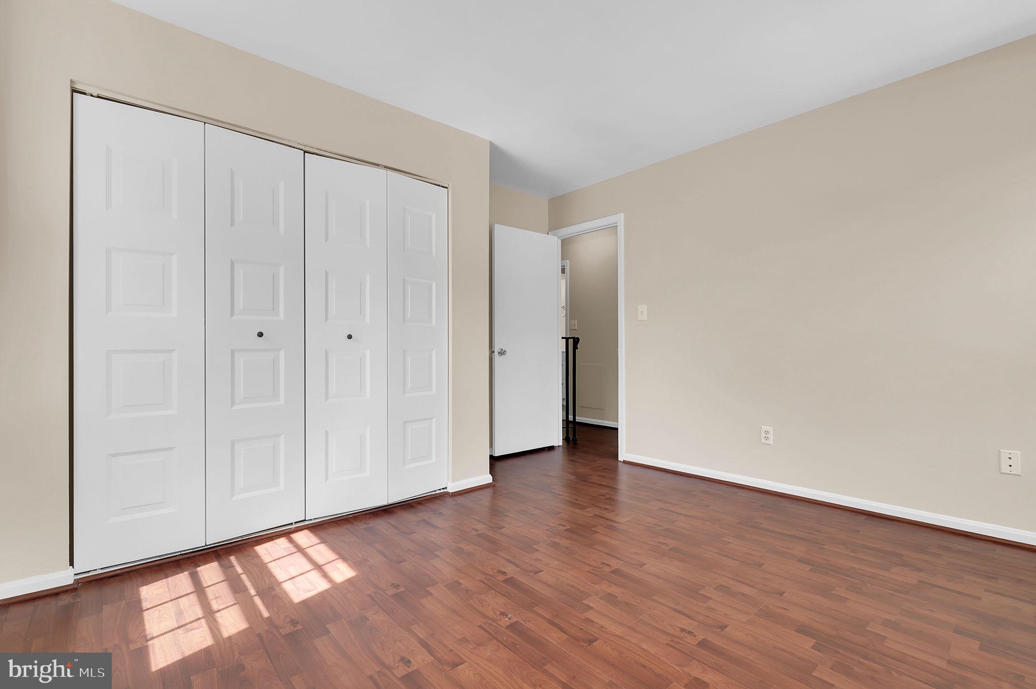 SHADOW OAK - Residential