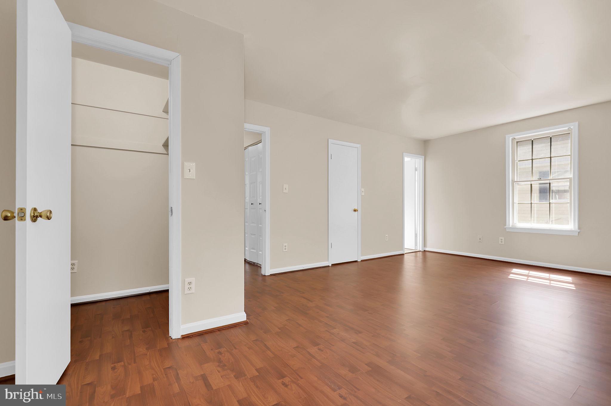 SHADOW OAK - Residential