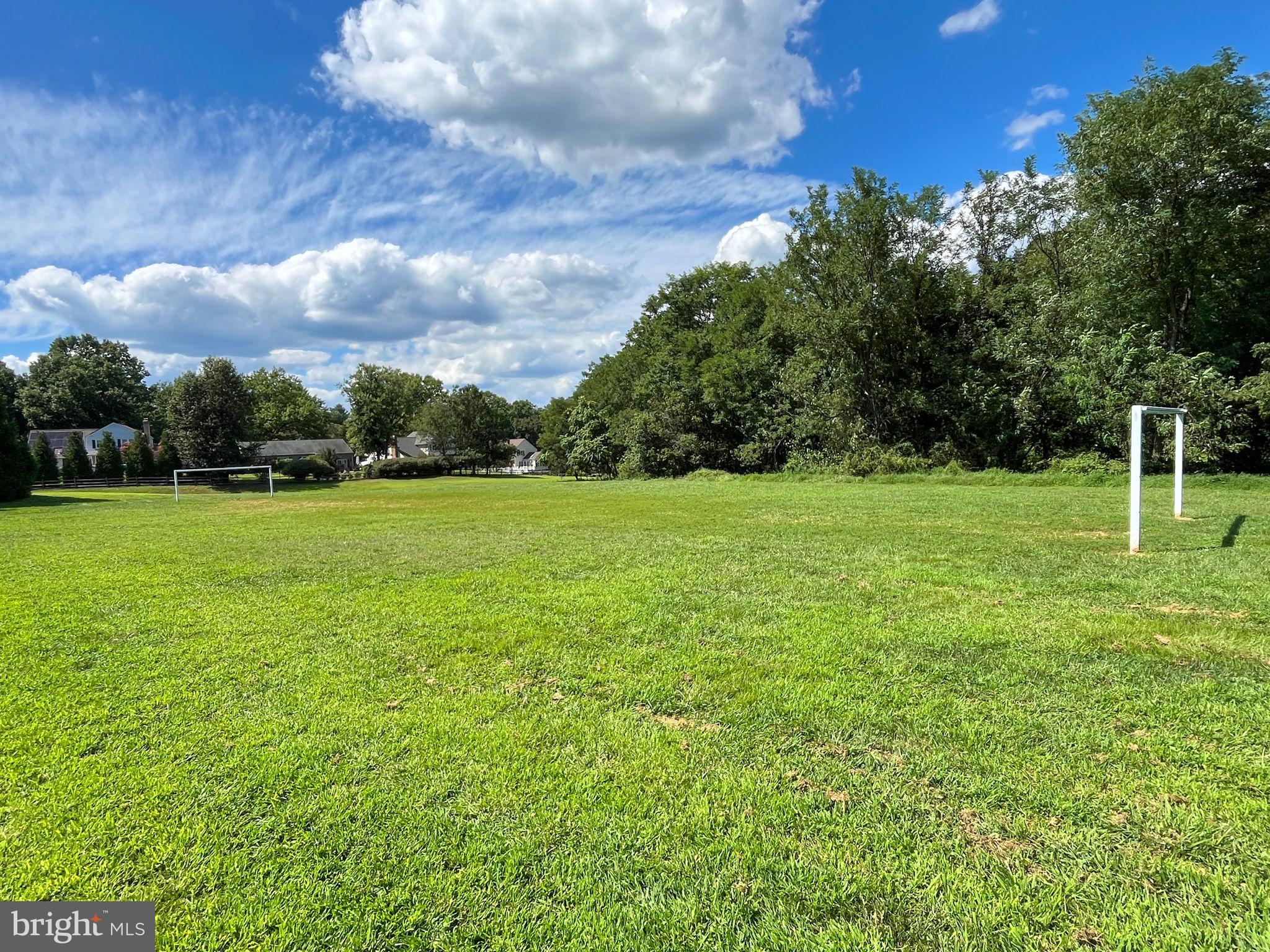 SHADOW OAK - Residential