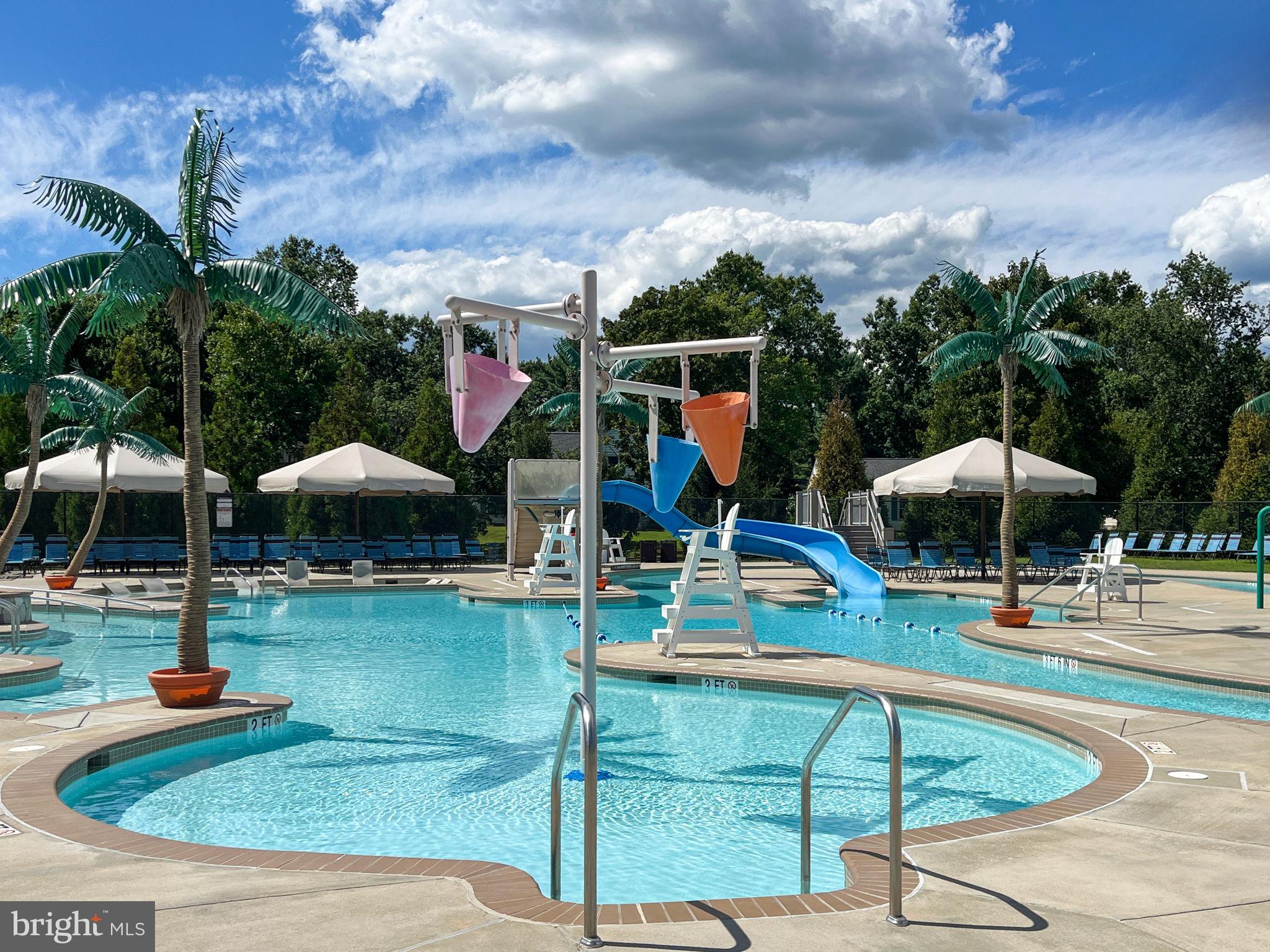 SHADOW OAK - Residential