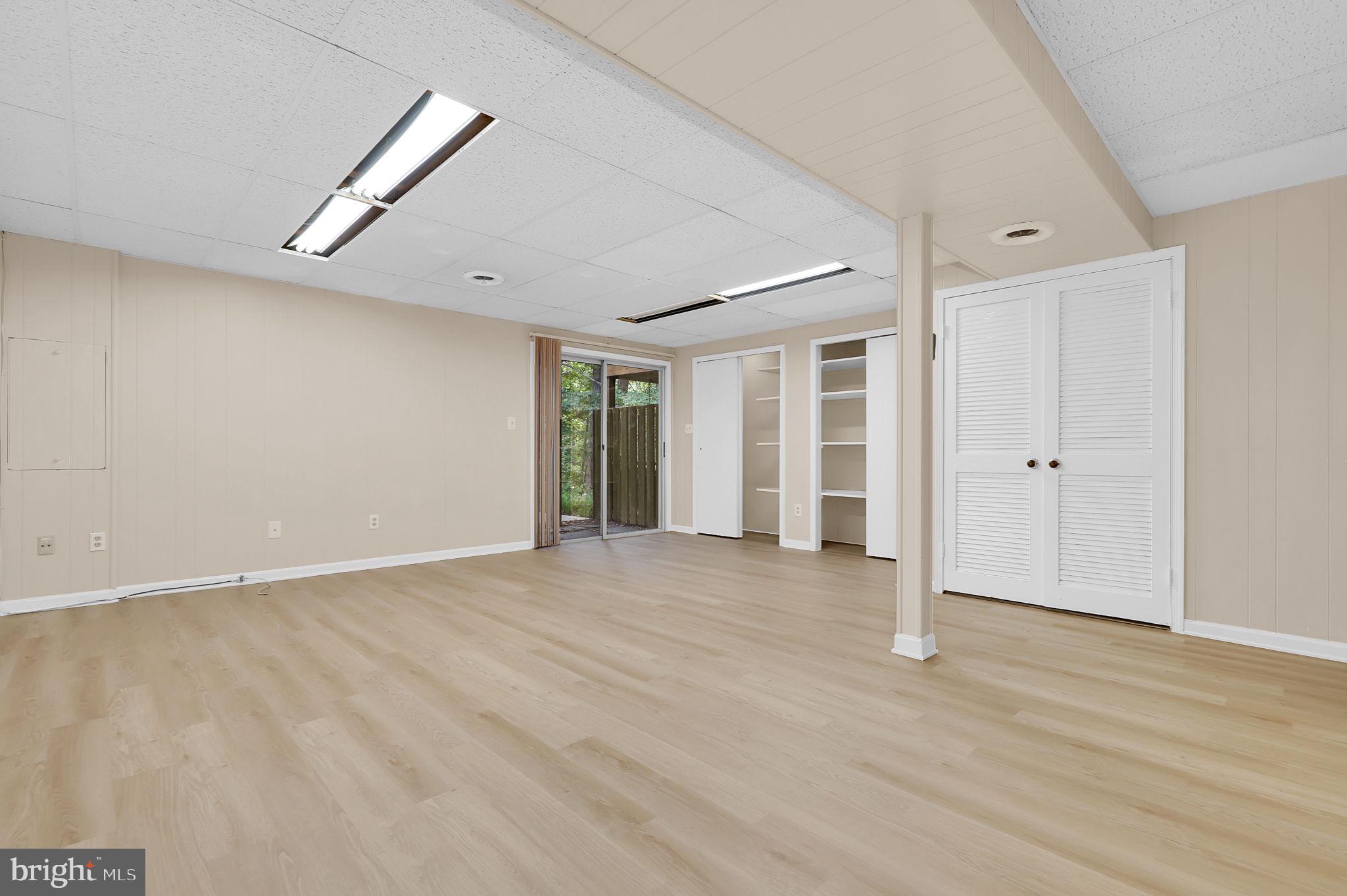 SHADOW OAK - Residential