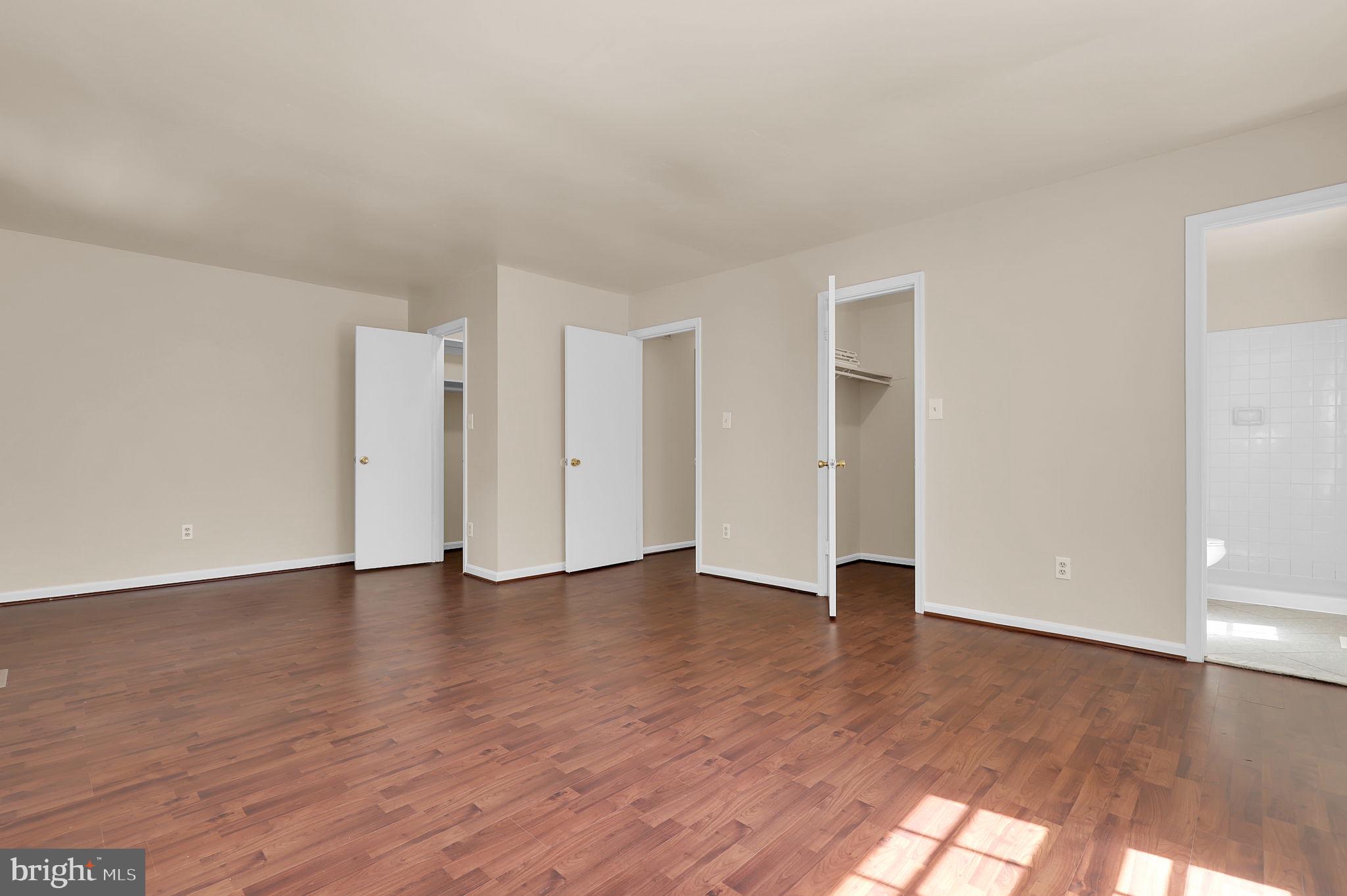 SHADOW OAK - Residential